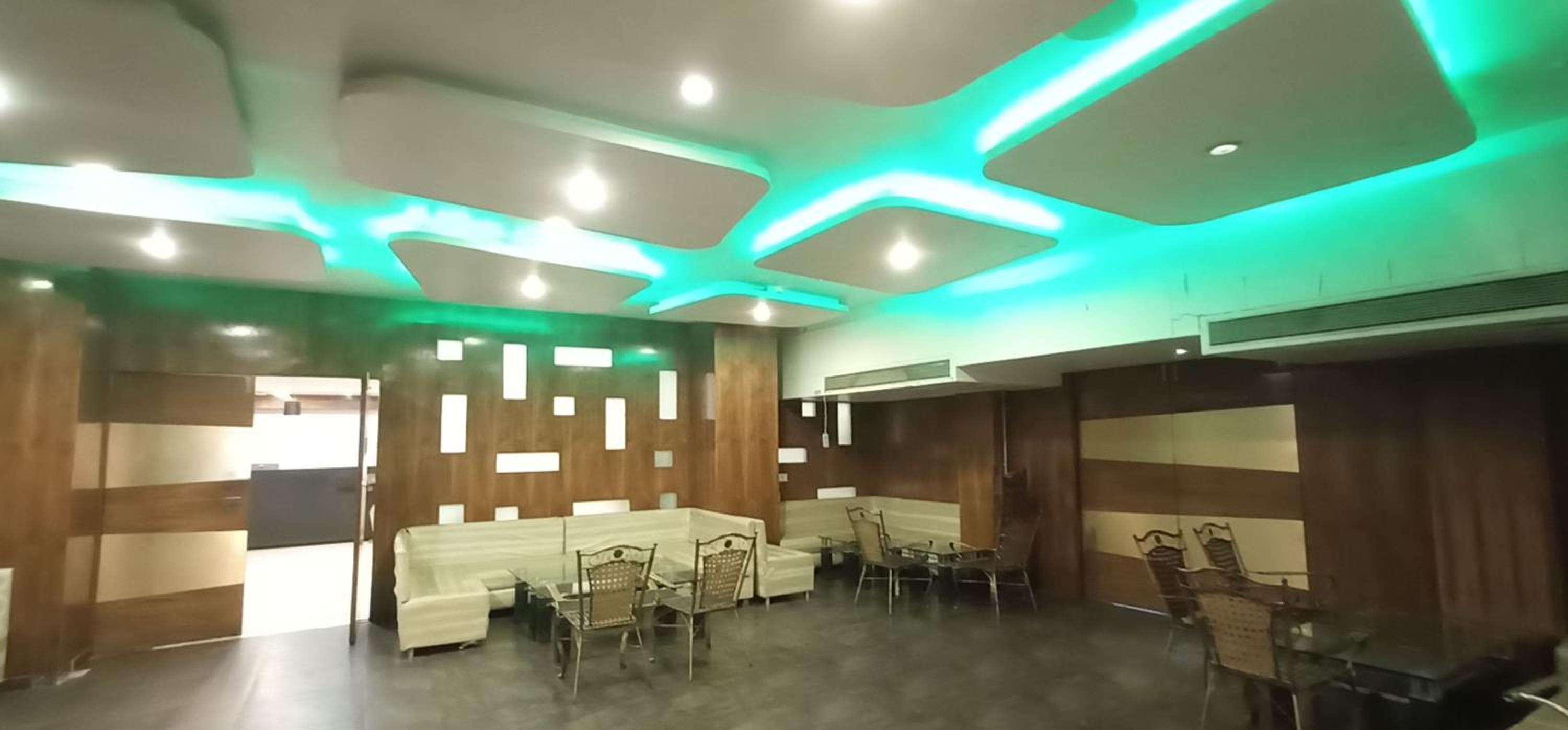 Hotel Maan Residency