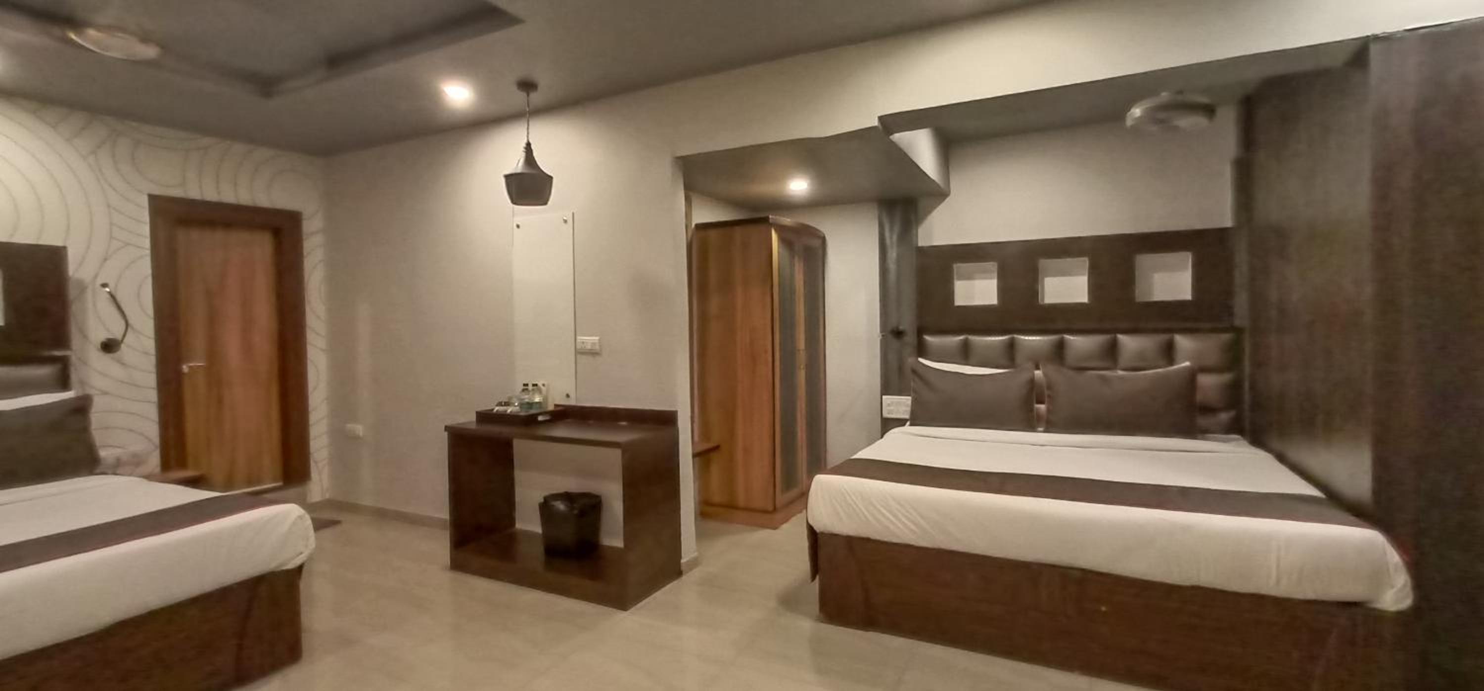 Hotel Maan Residency