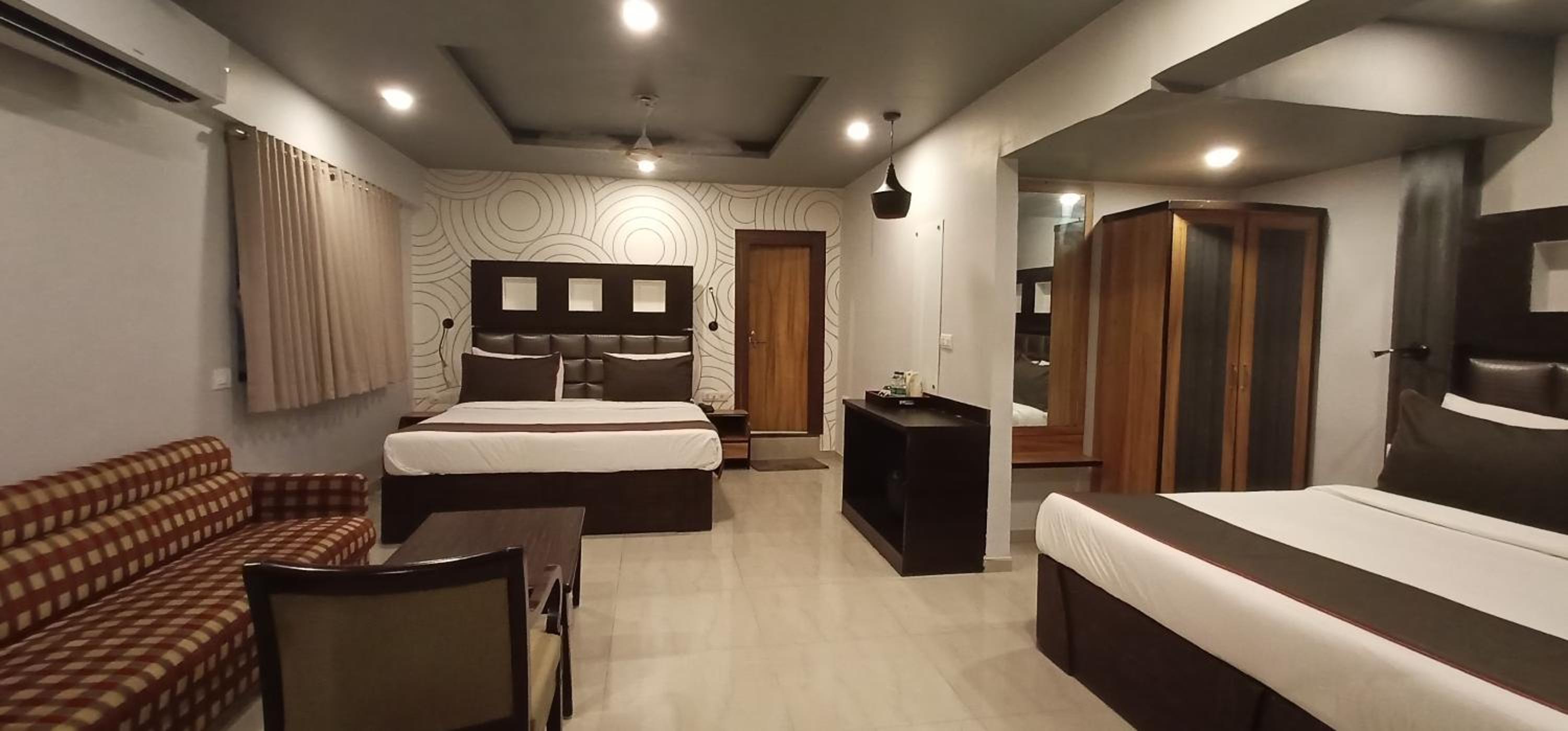 Hotel Maan Residency