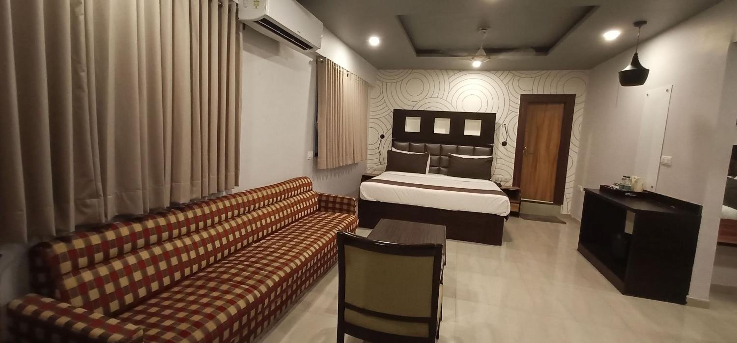 Hotel Maan Residency