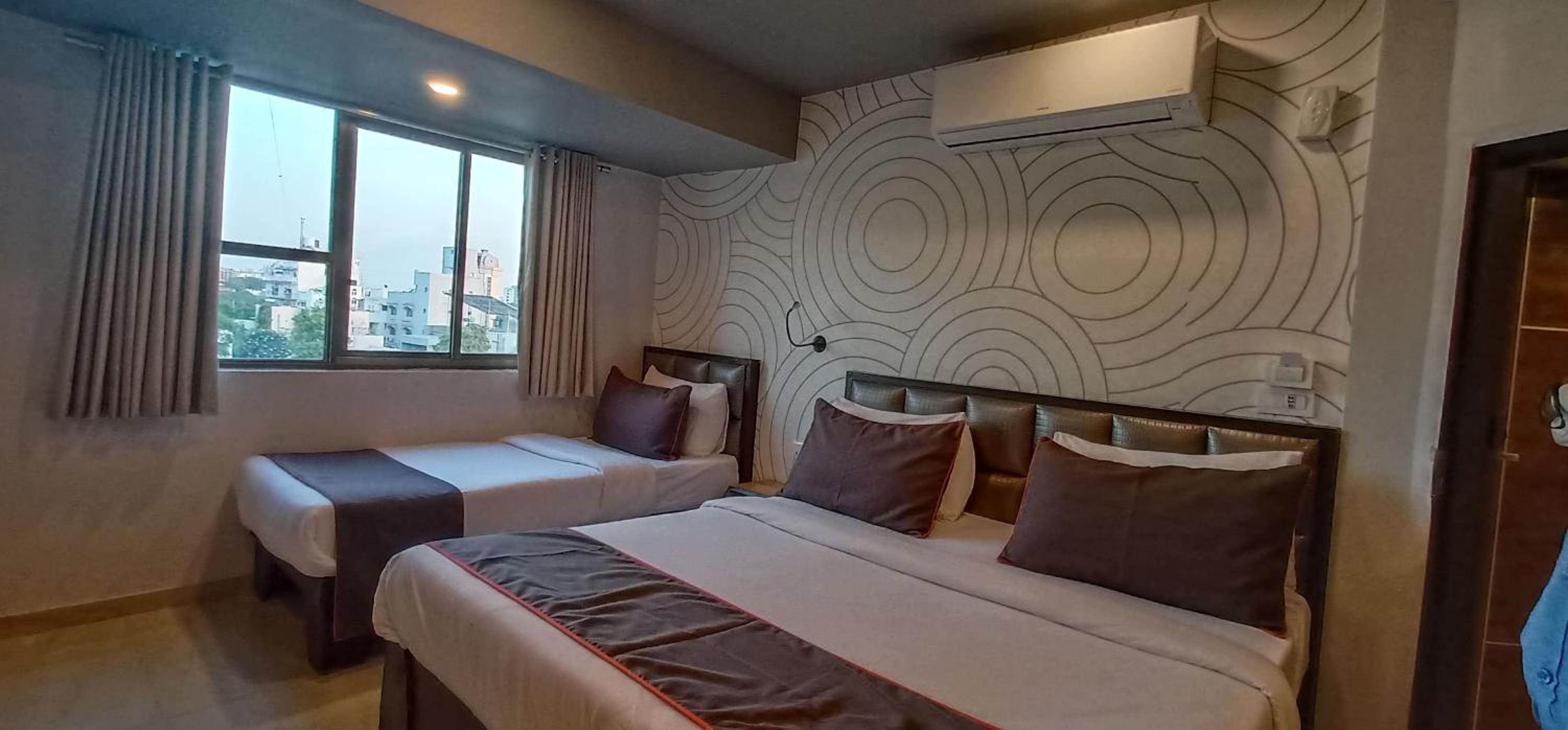 Hotel Maan Residency