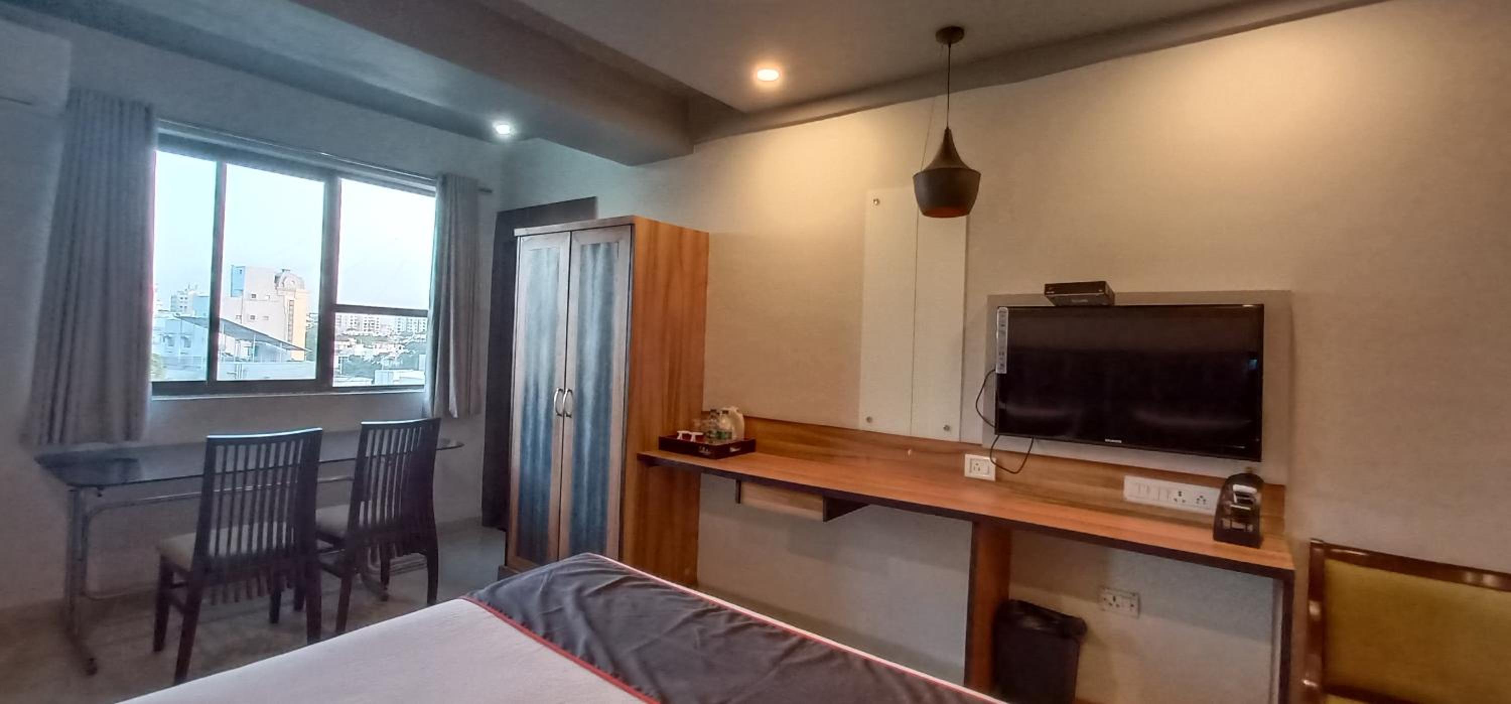 Hotel Maan Residency