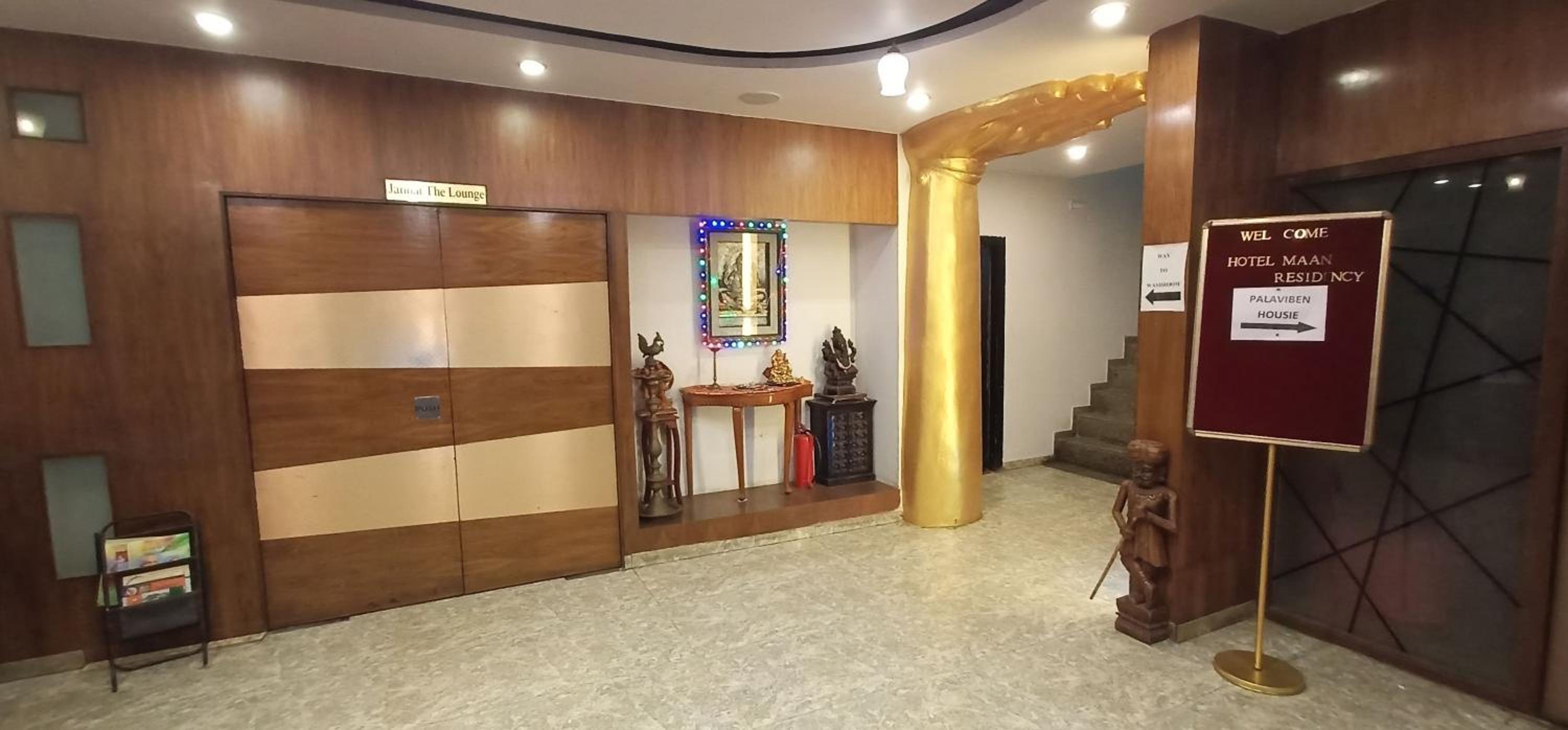 Hotel Maan Residency