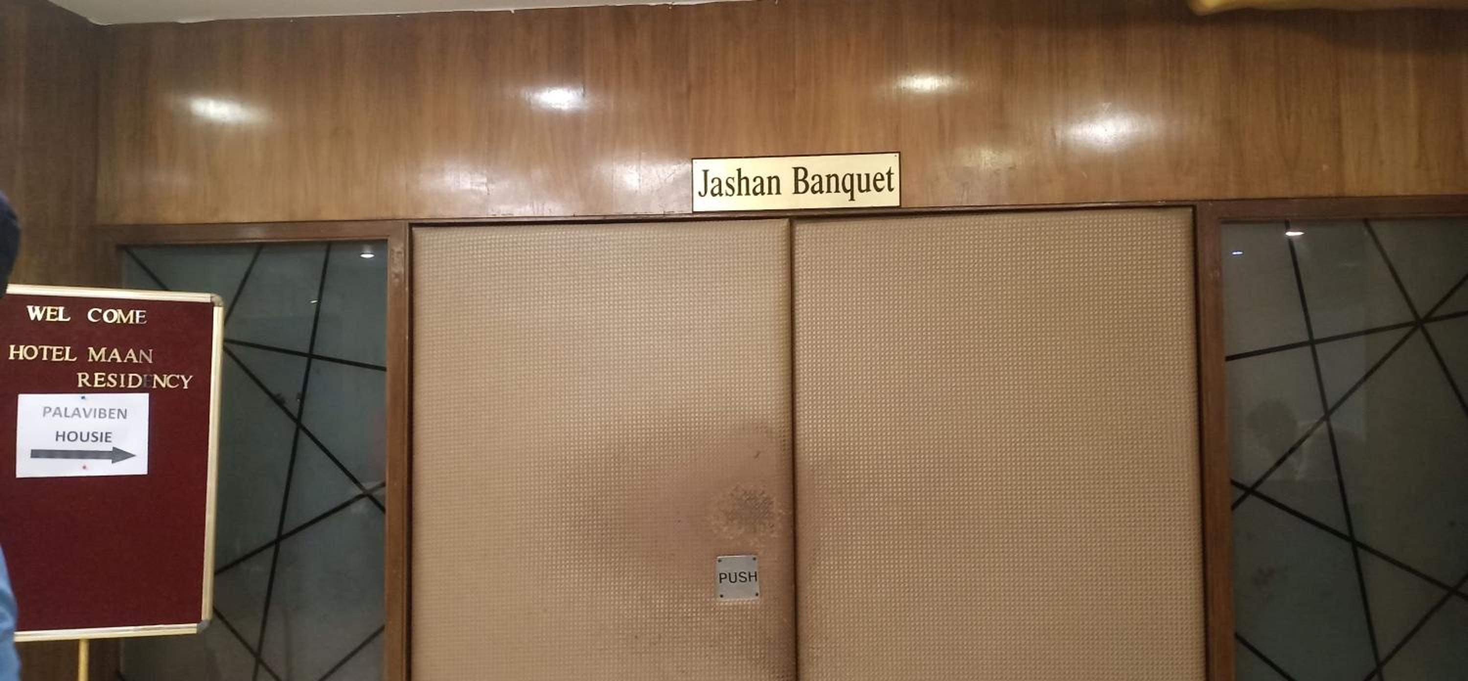 Hotel Maan Residency