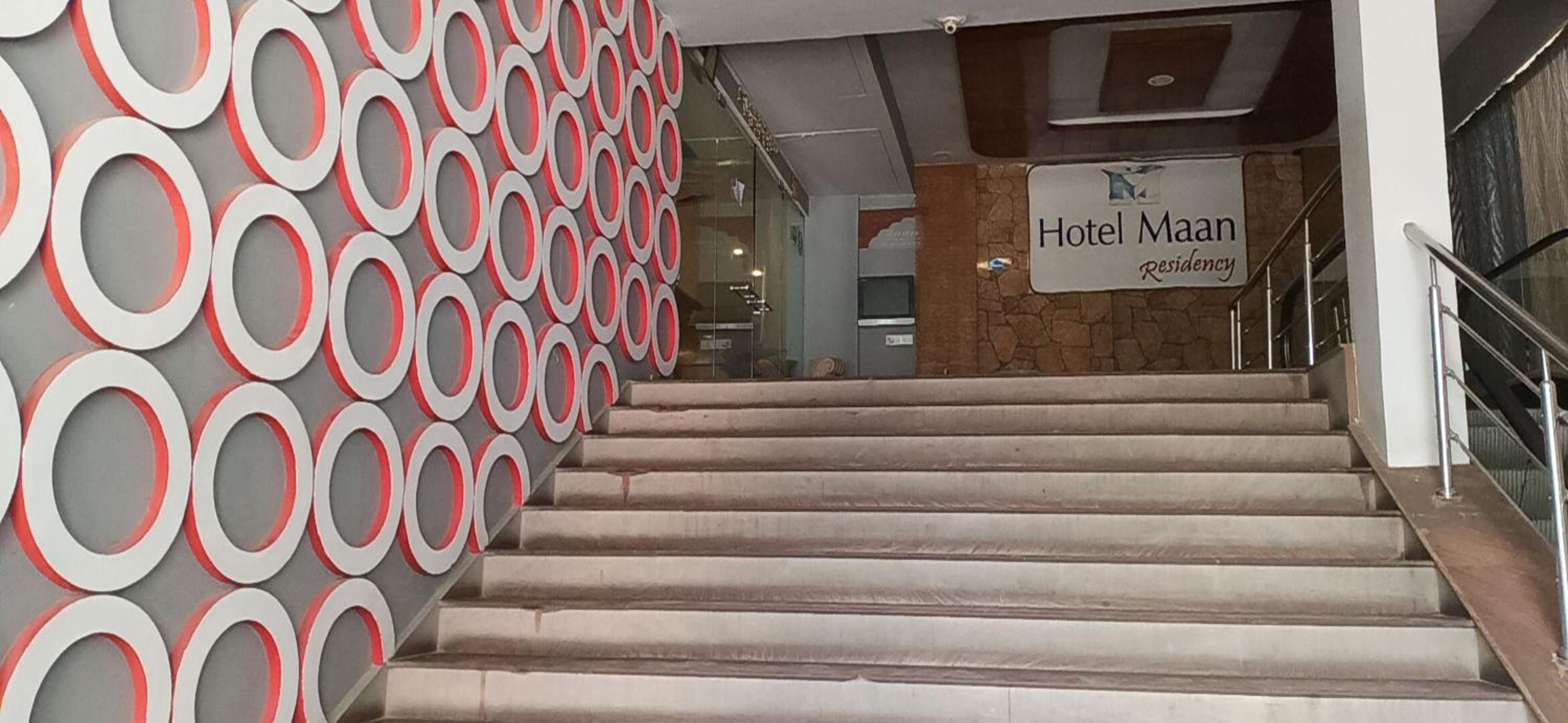 Hotel Maan Residency