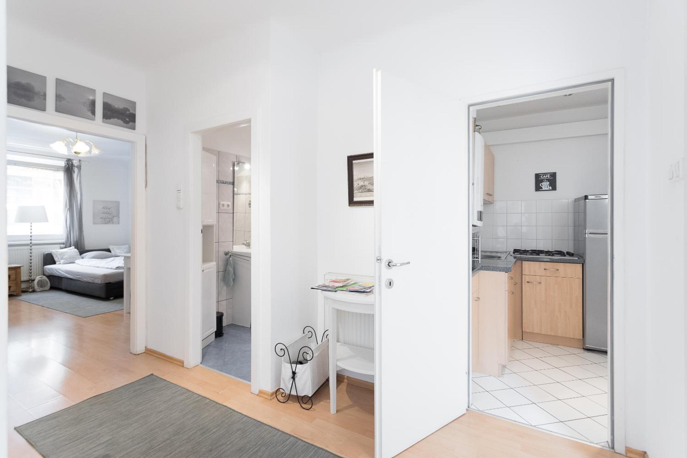 Gorgeous Hideout | City Center Apartment