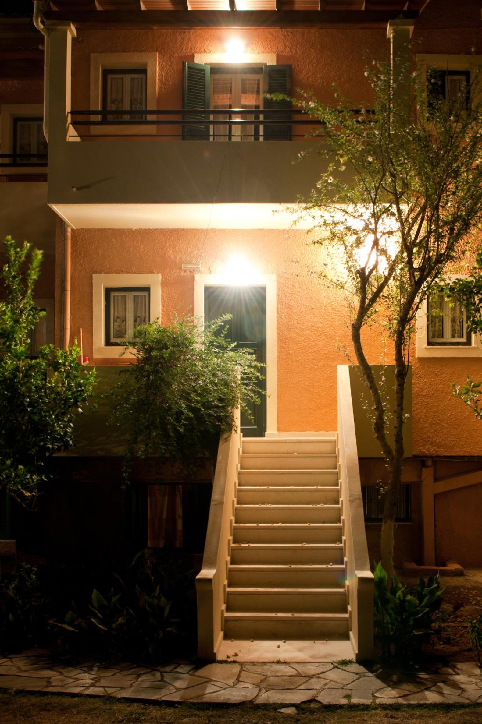 Helena Apartments & Villas