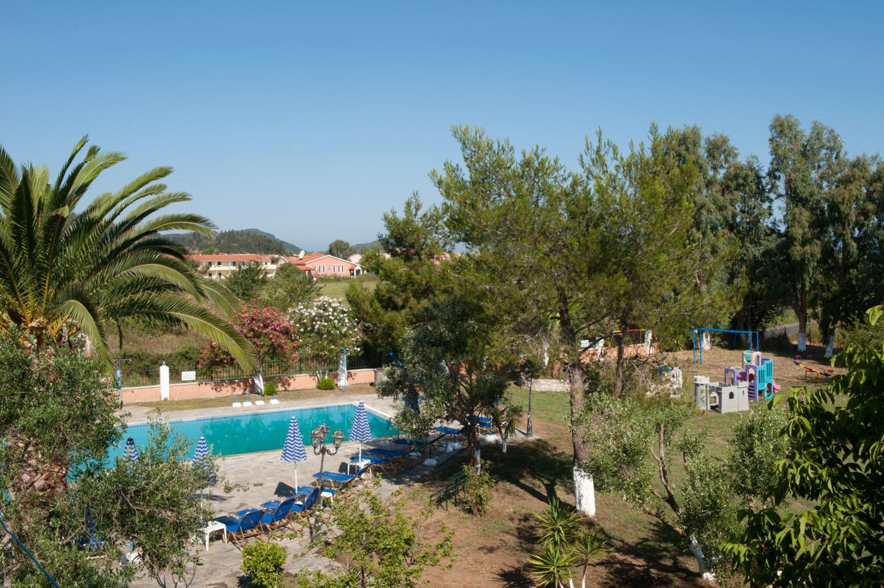 Helena Apartments & Villas