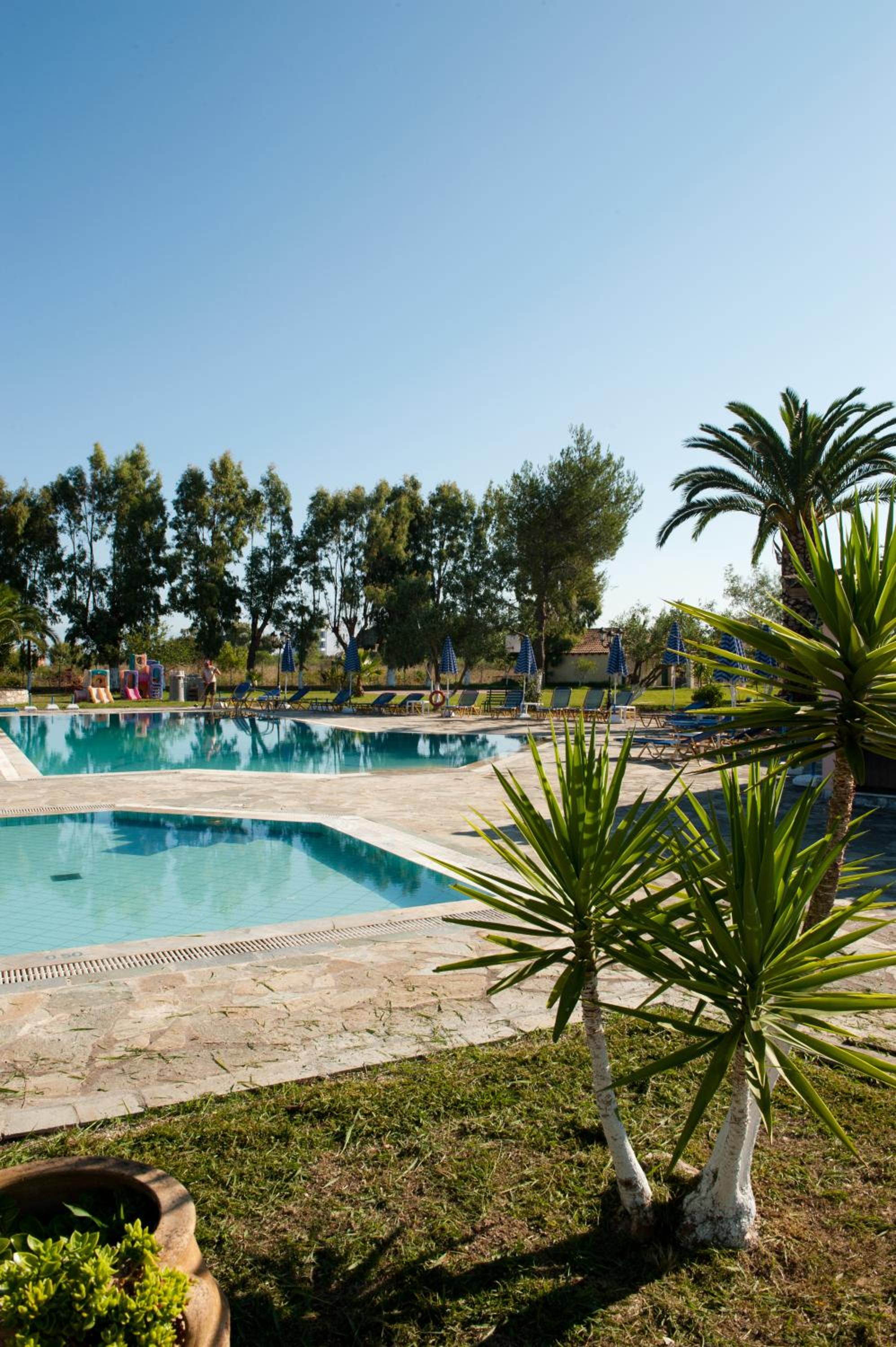Helena Apartments & Villas