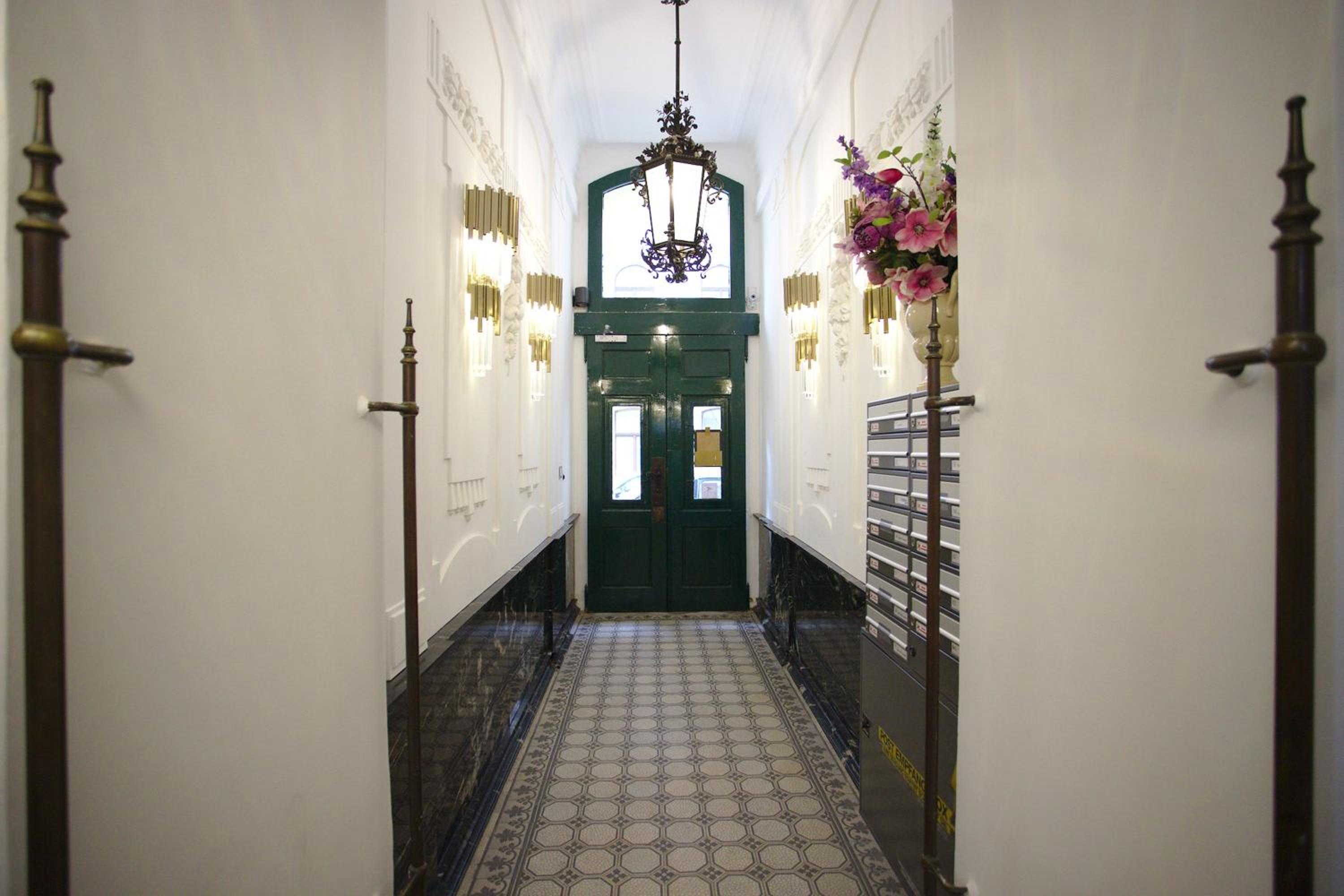 7th HEAVEN Vienna Center Apartments