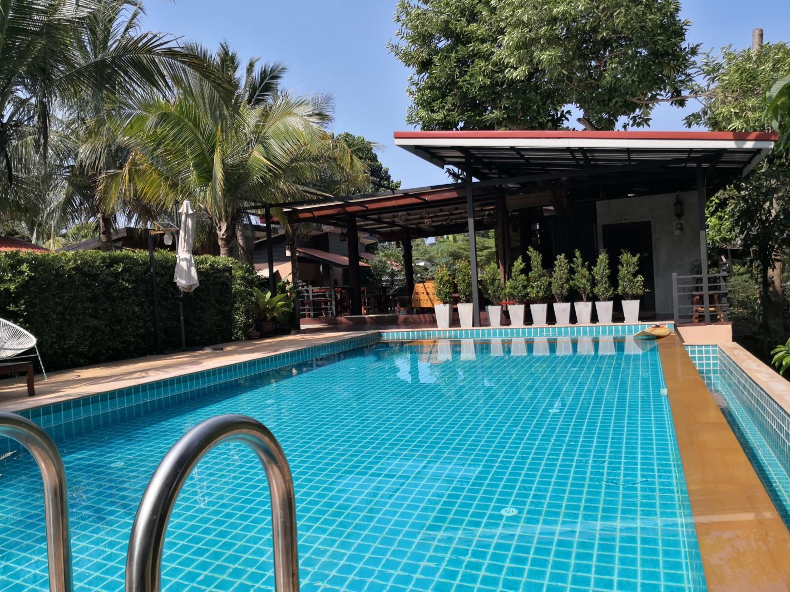 Baan Suan Rim Klong Resort