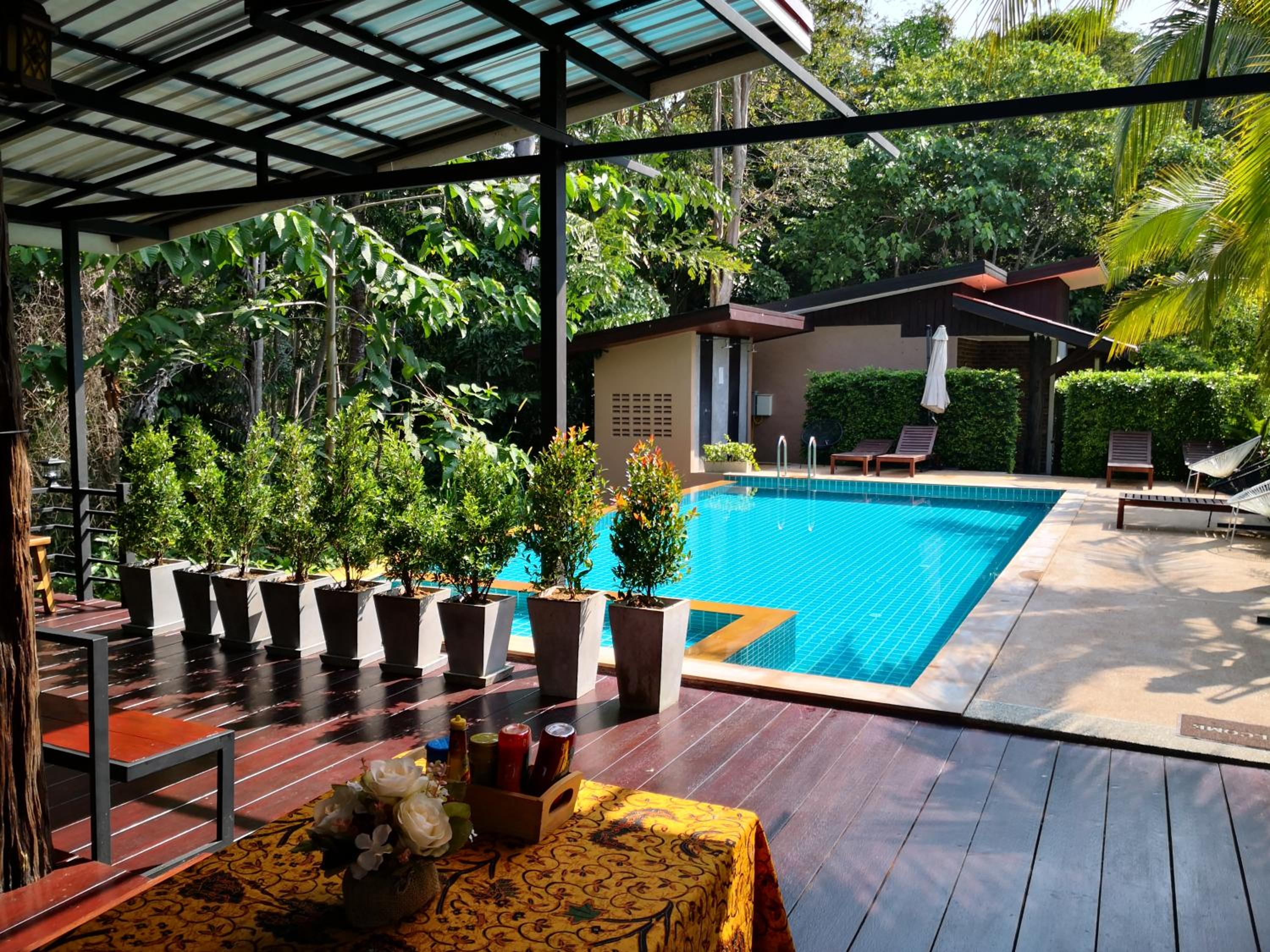 Baan Suan Rim Klong Resort