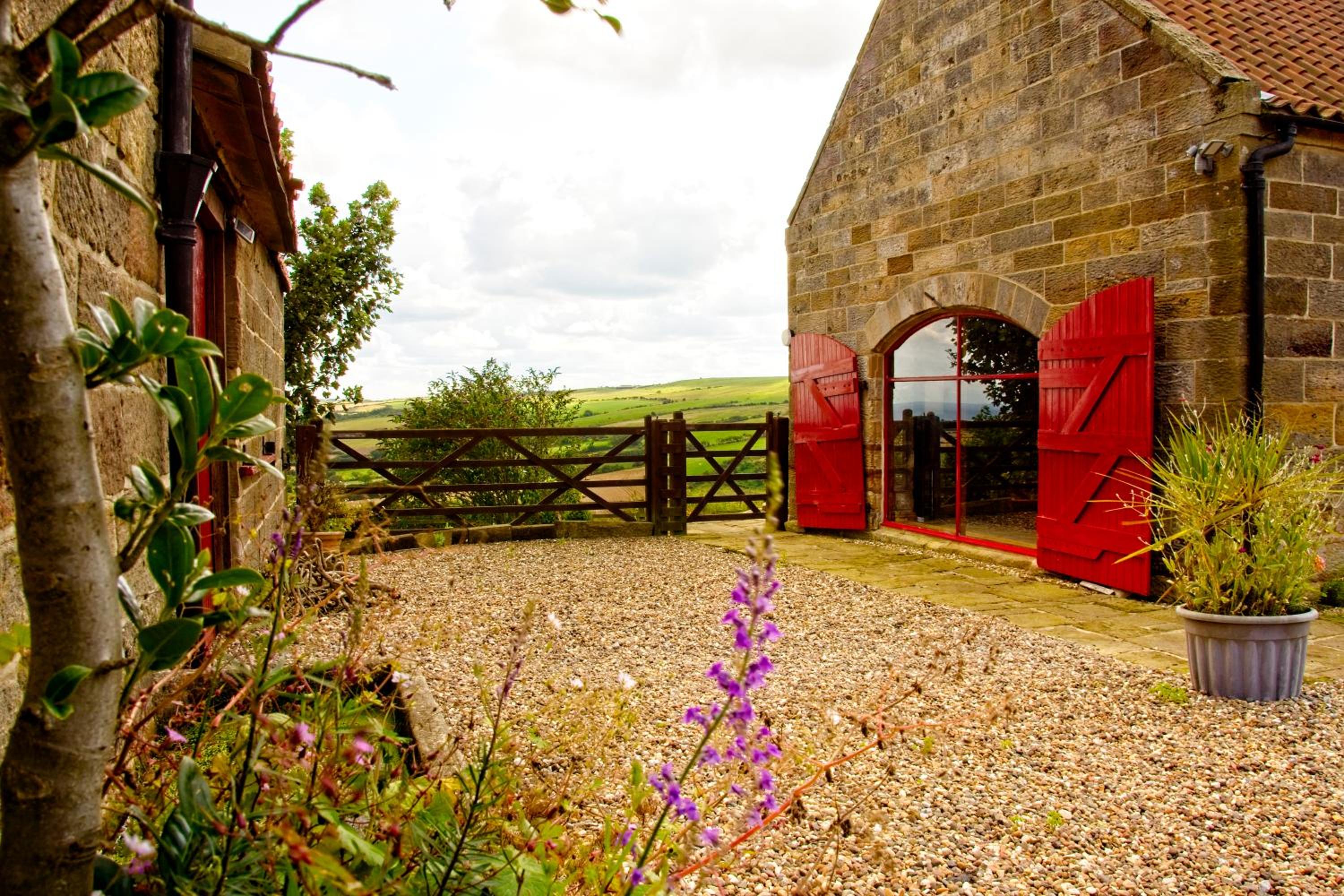 Spangle Cottage, Borrowby Farm Cottages view 3