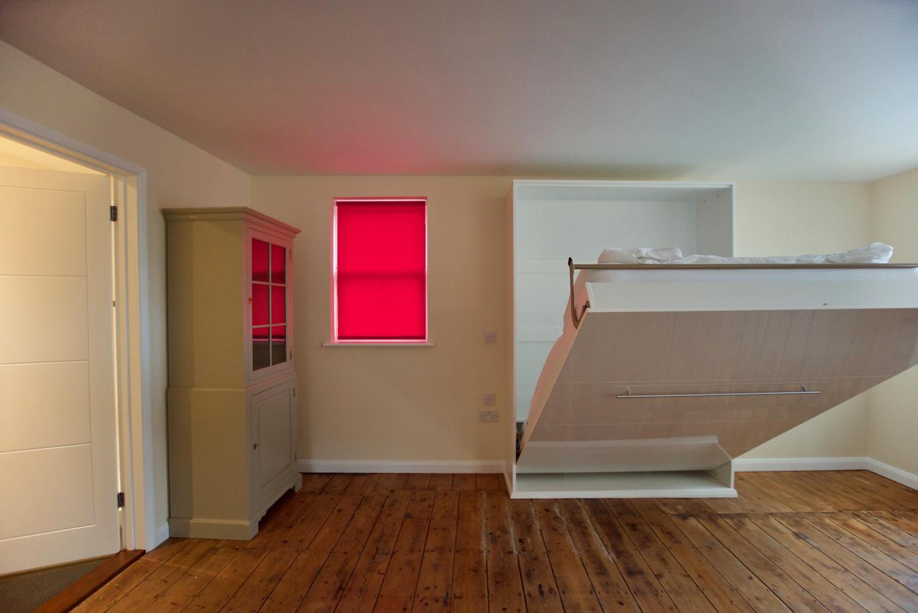 Spacious Apartment with Roof Terrace, near The Waterfront, Ipswich view 4