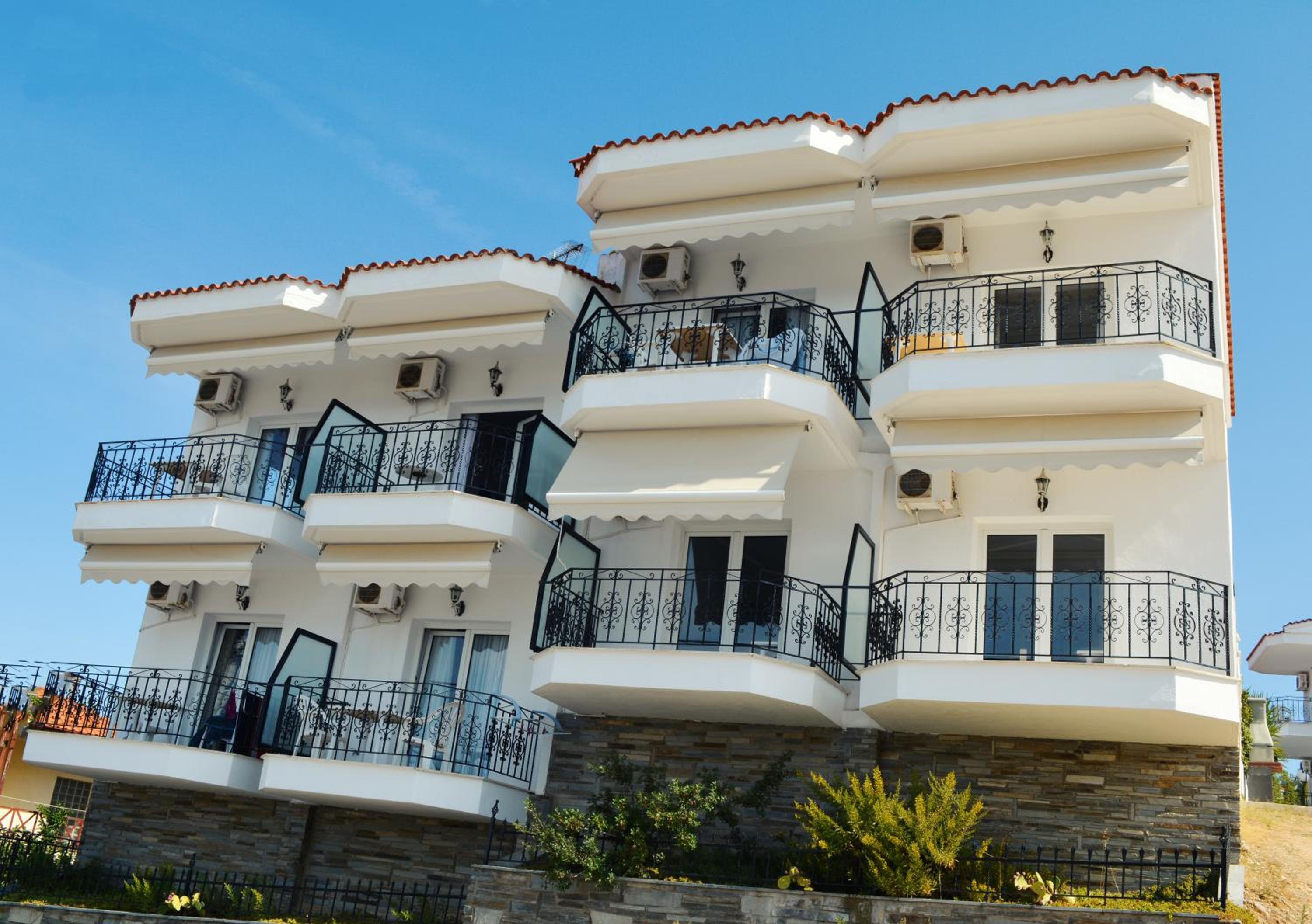 Lazaridis Luxury Studios & Apartments