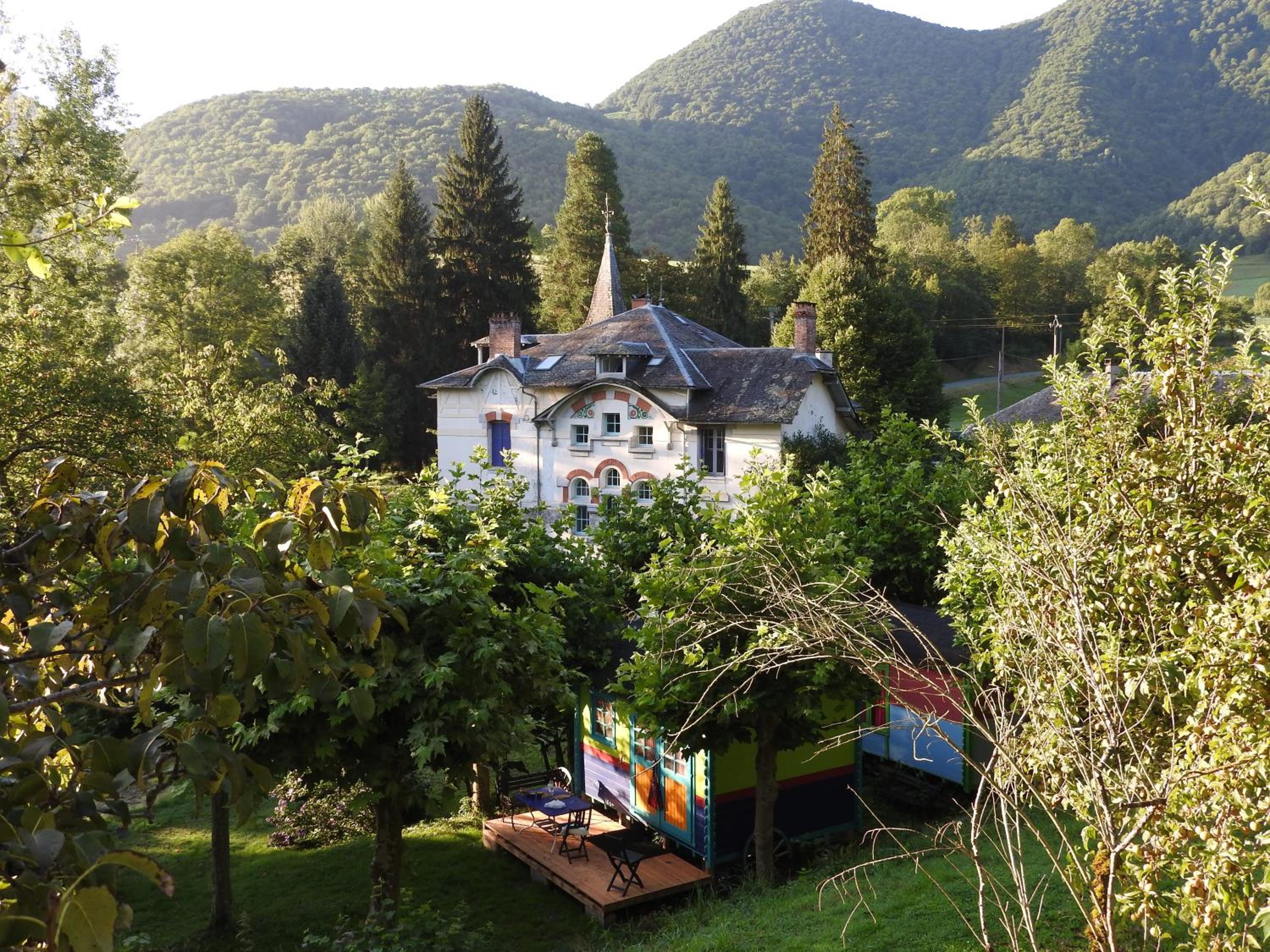 Petit Château view 3