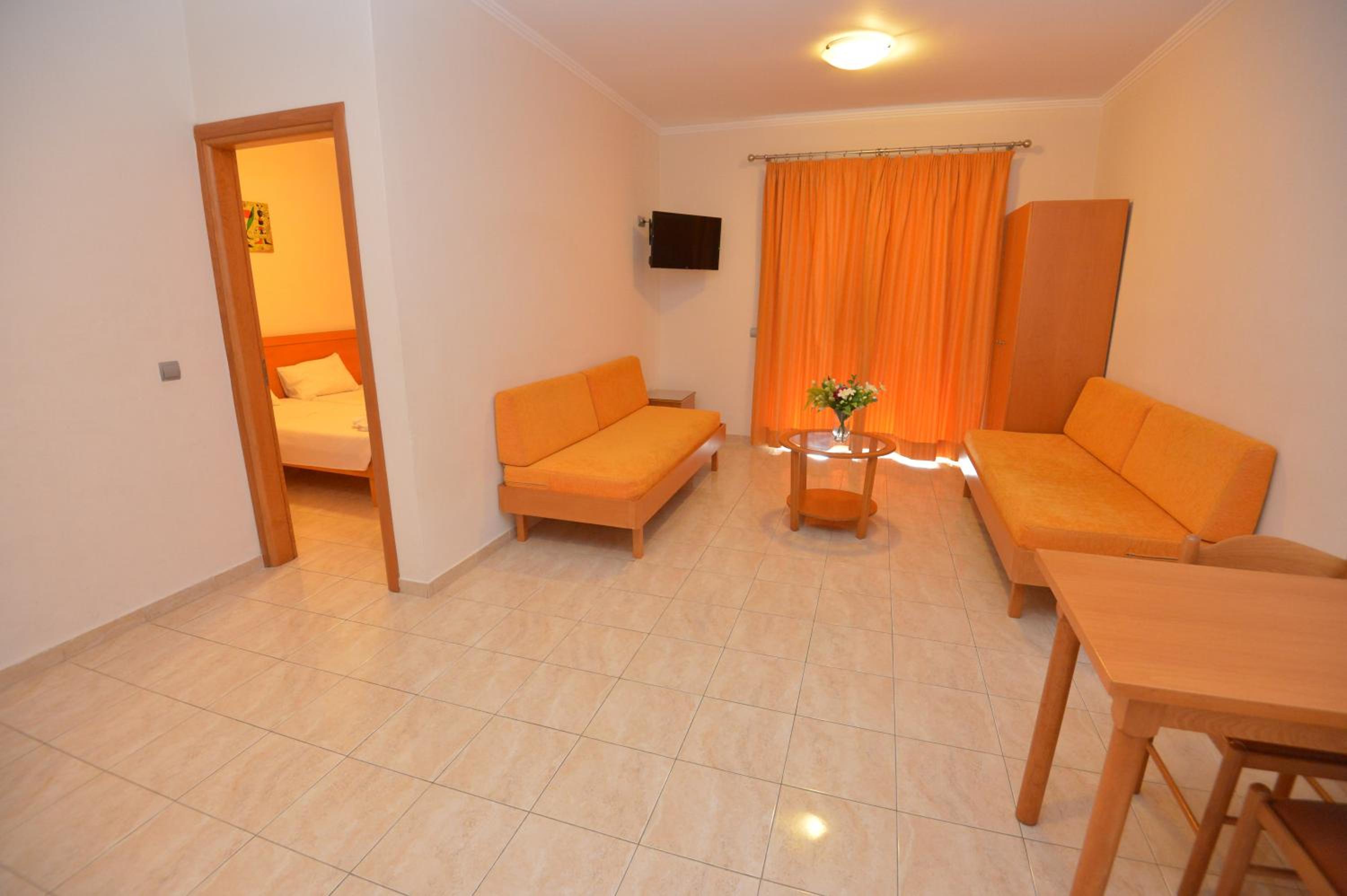 Perla Marina Hotel