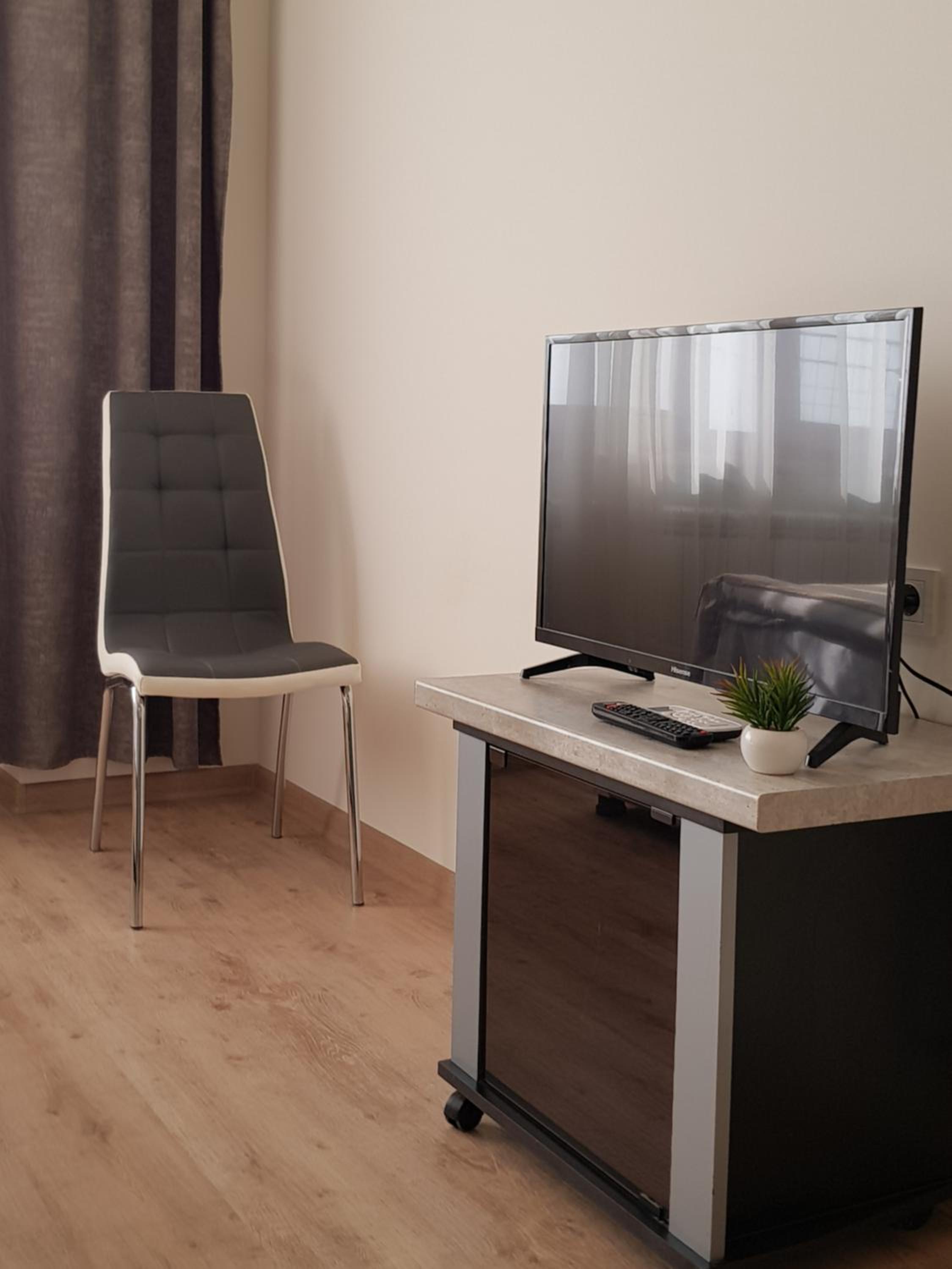 NEW Downtown Stylish studio with Mt. Ararat View