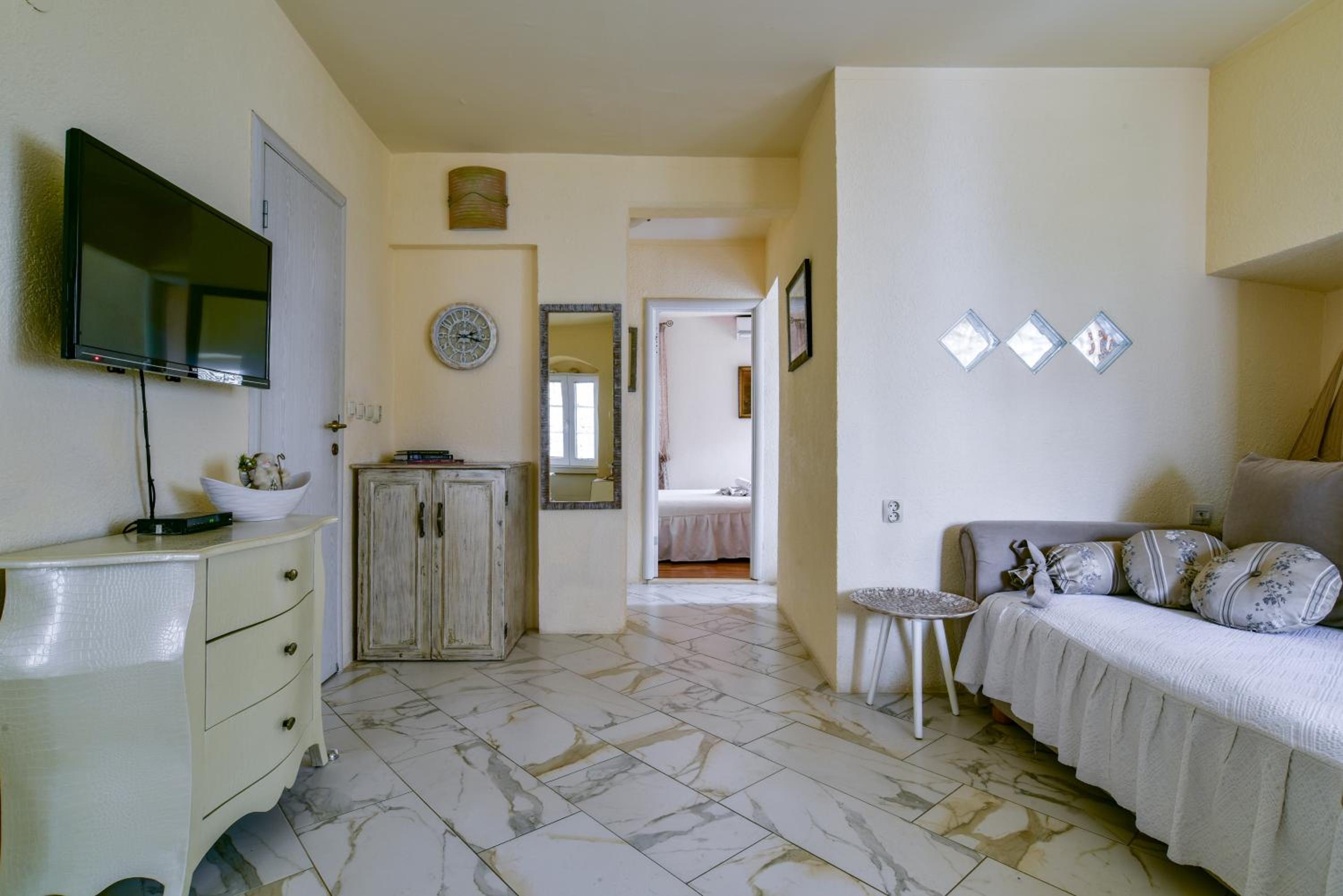 Sea Paradise Apartment view 4