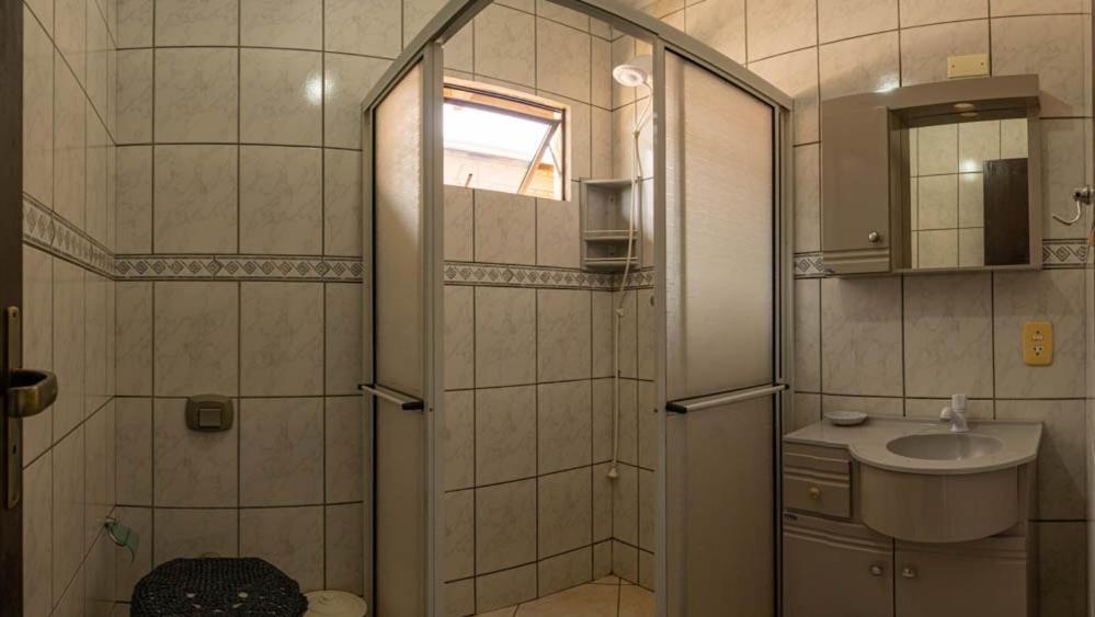 Casa 100m da praia, 10 pessoas, 3 quartos