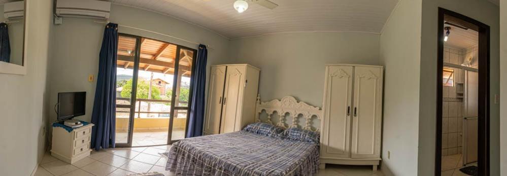 Casa 100m da praia, 10 pessoas, 3 quartos