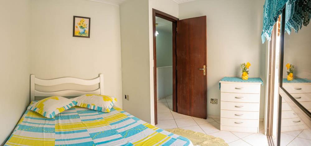 Casa 100m da praia, 10 pessoas, 3 quartos