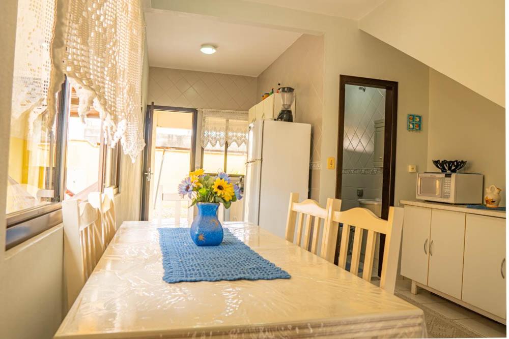 Casa 100m da praia, 10 pessoas, 3 quartos