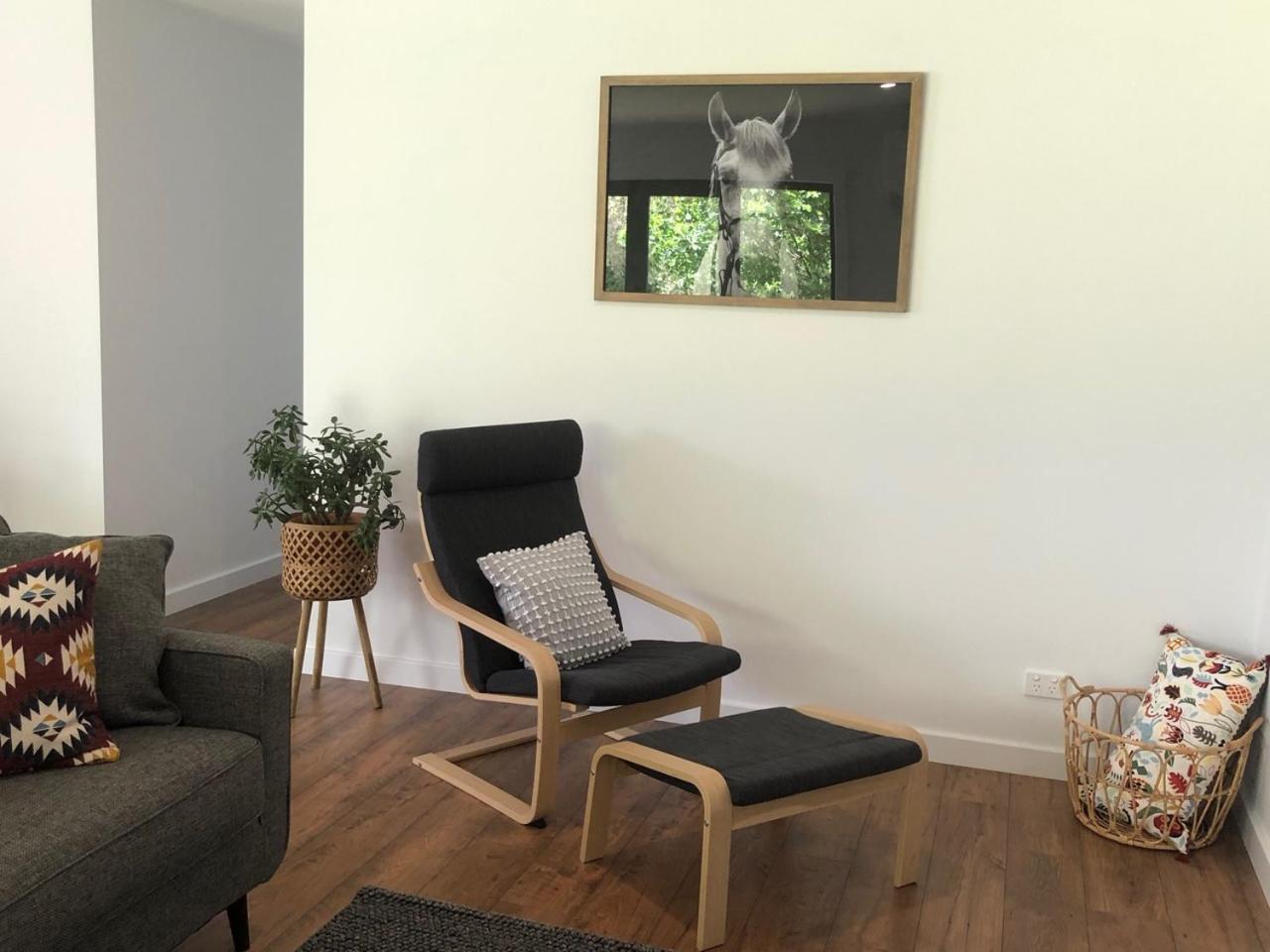 Oak Lane Guest House & Farm Stay