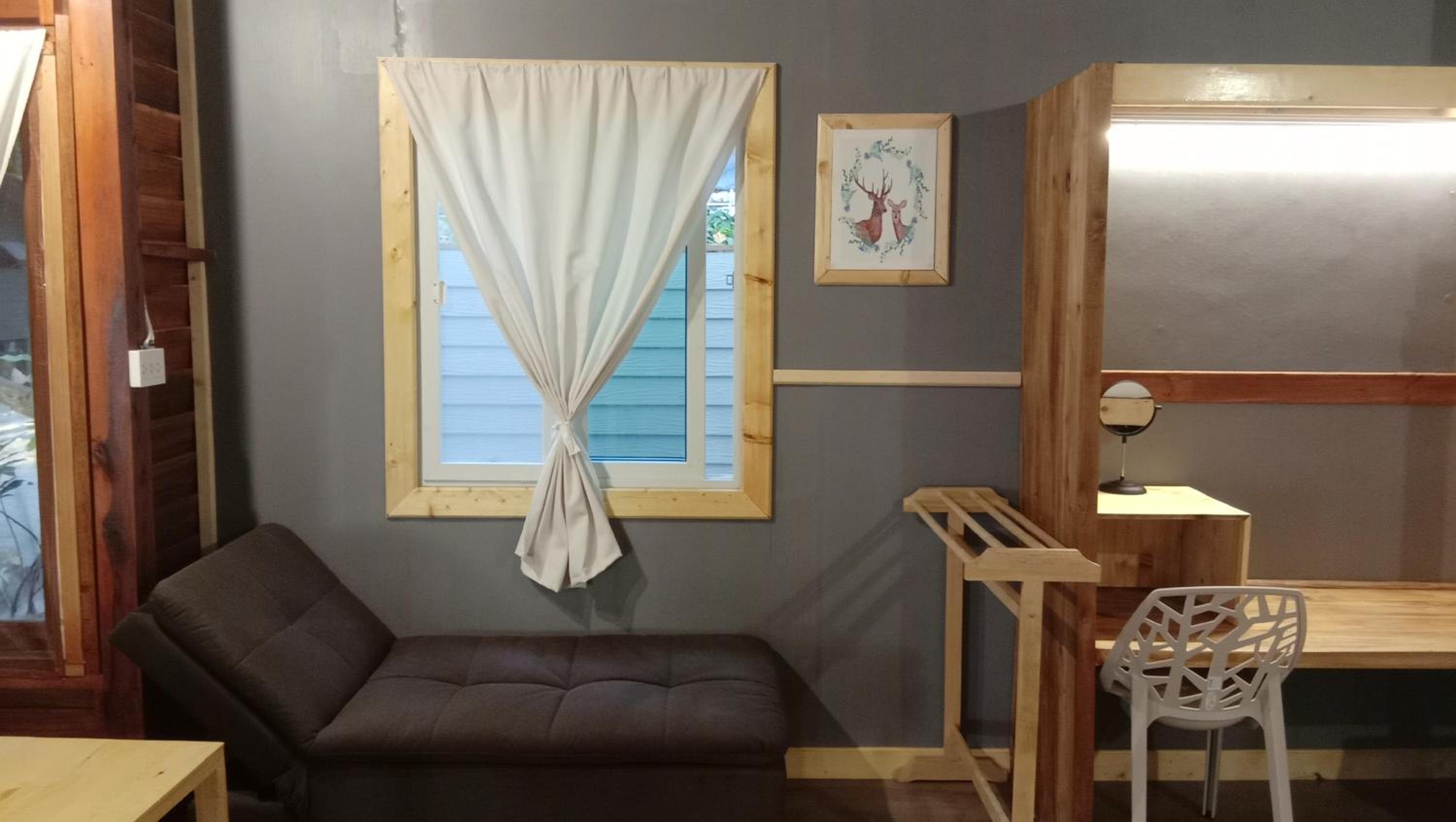 Lazy Hut