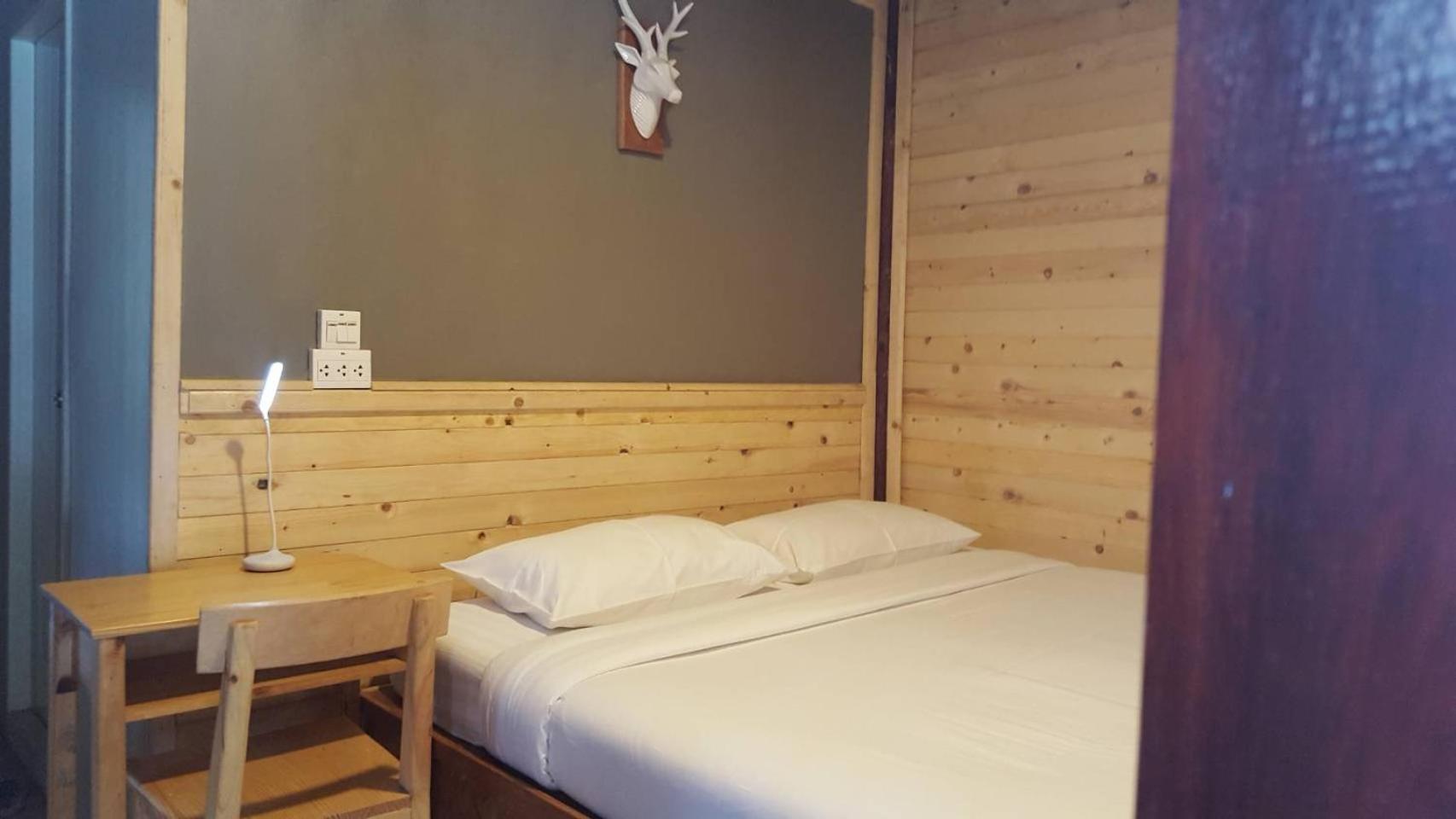 Lazy Hut