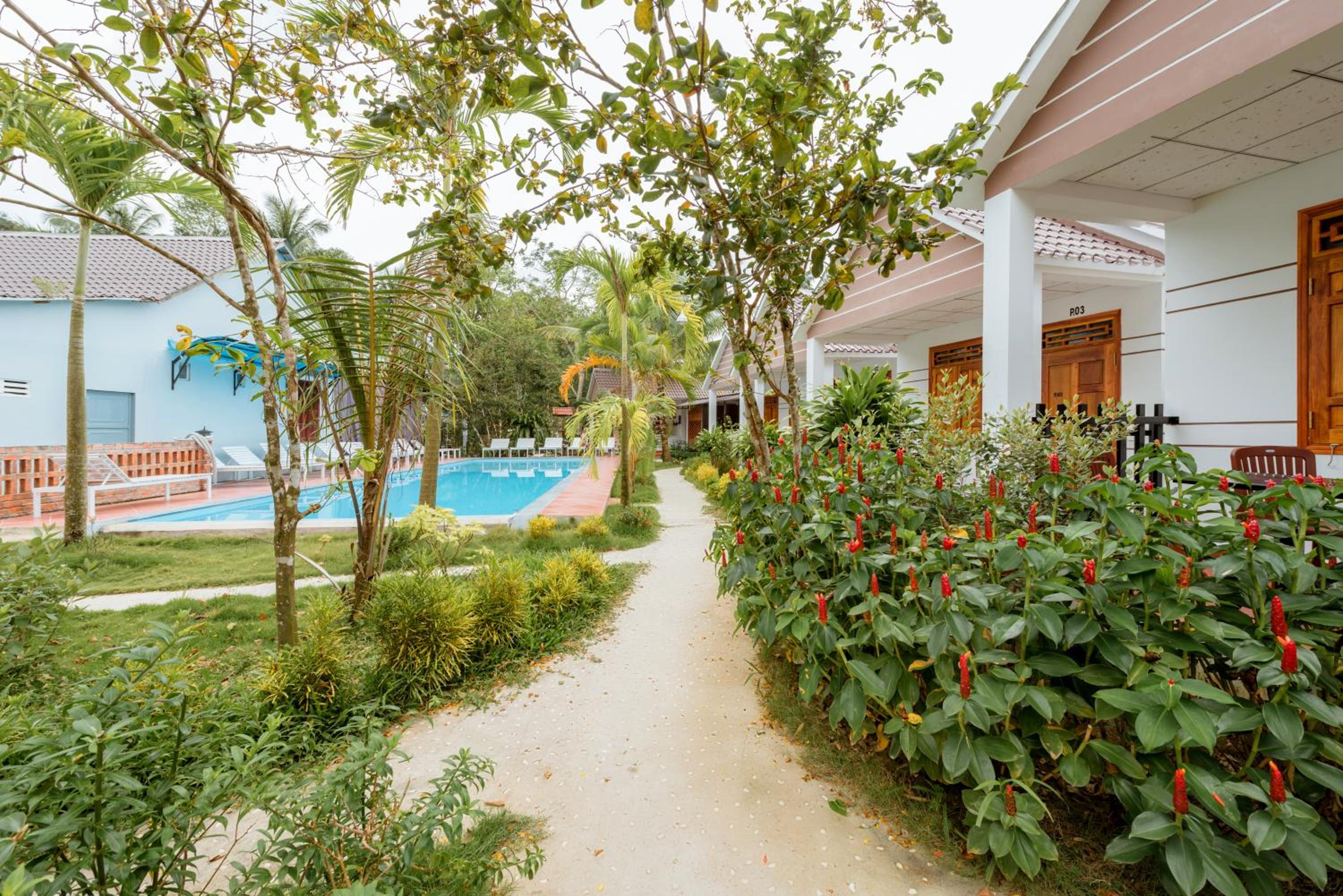 Resort Hien Minh Bungalow view 2