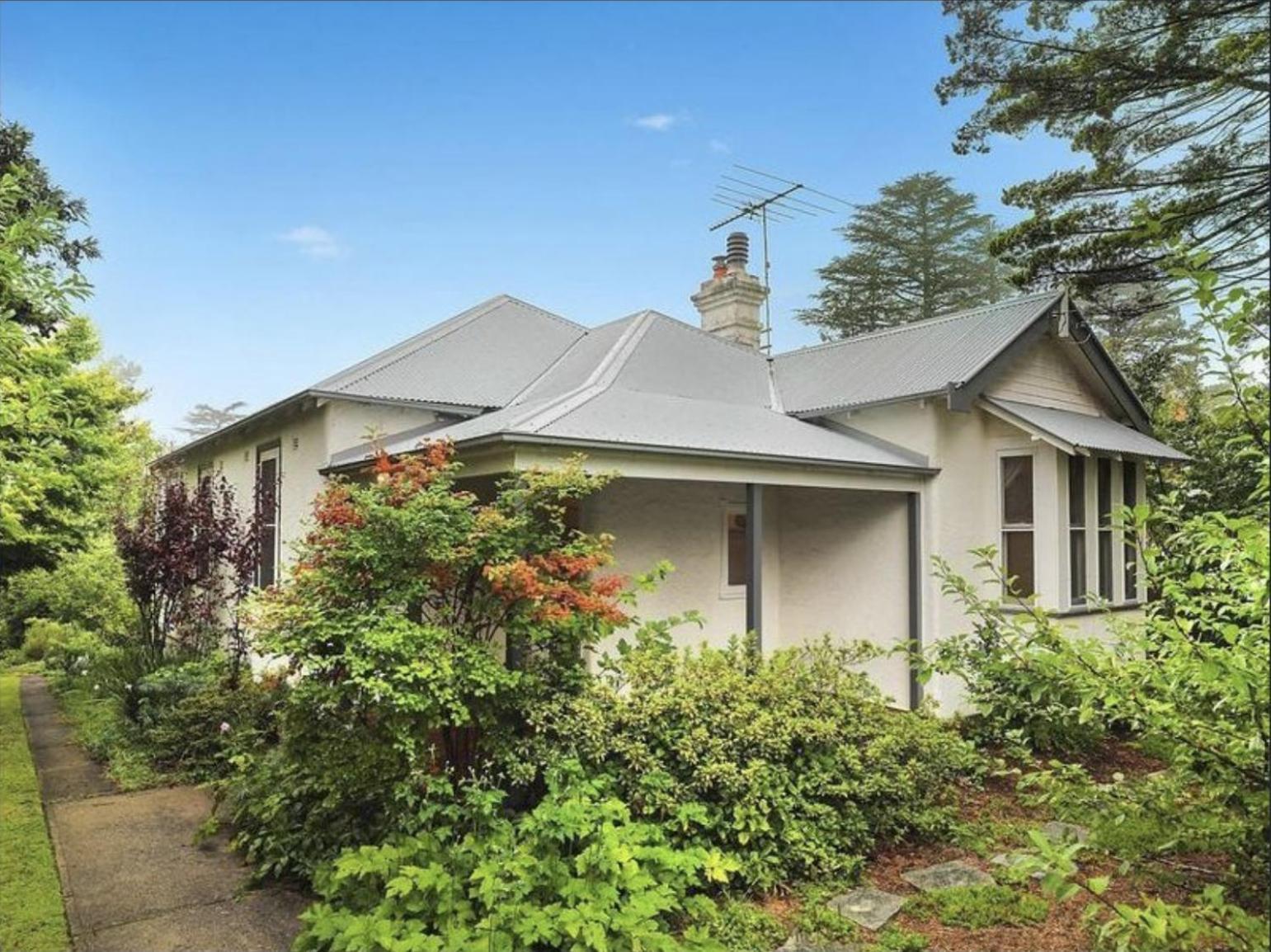 Hotel Mintie Cottage on Leura Mall - Image 1