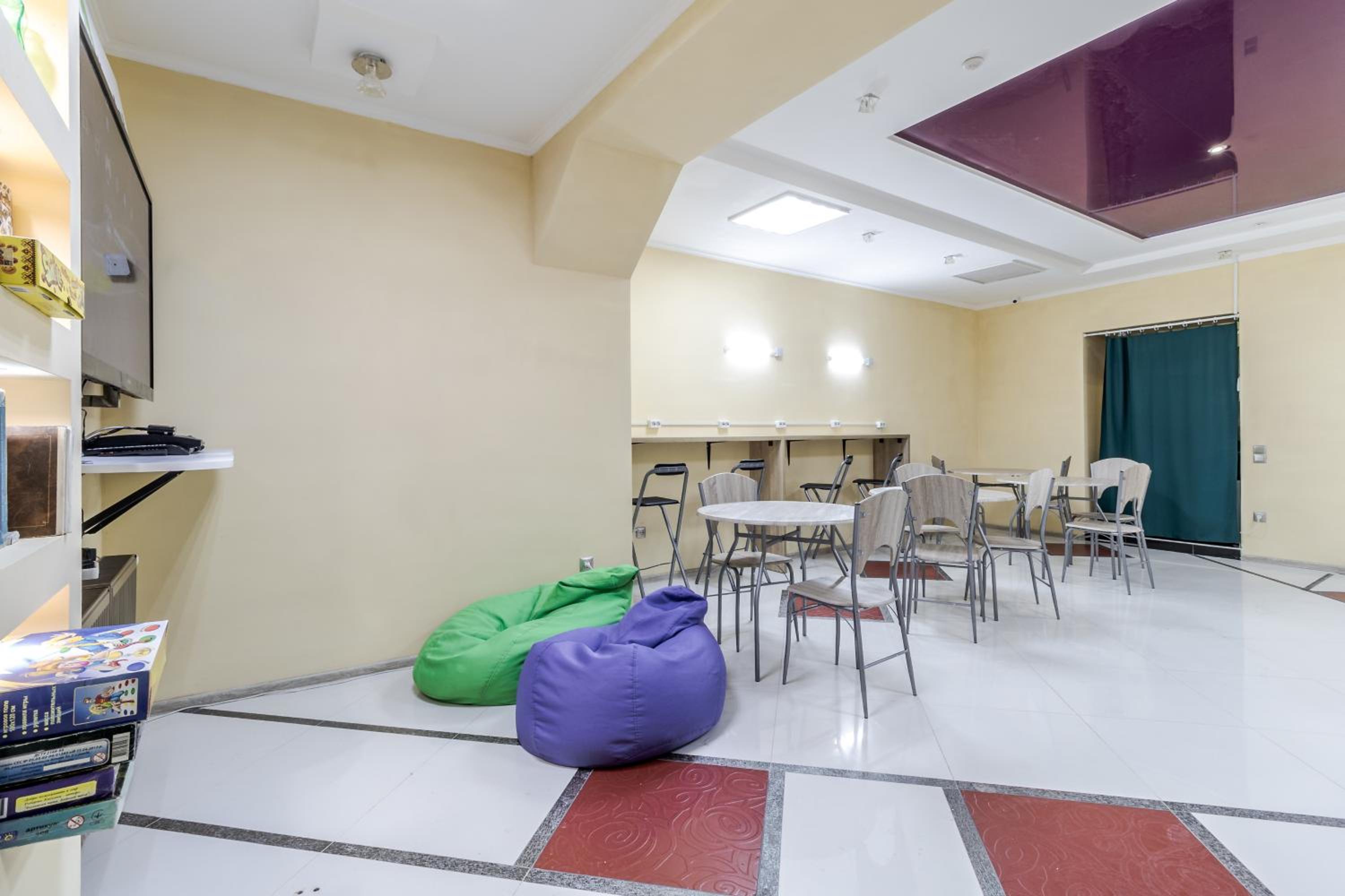 hi Hostel