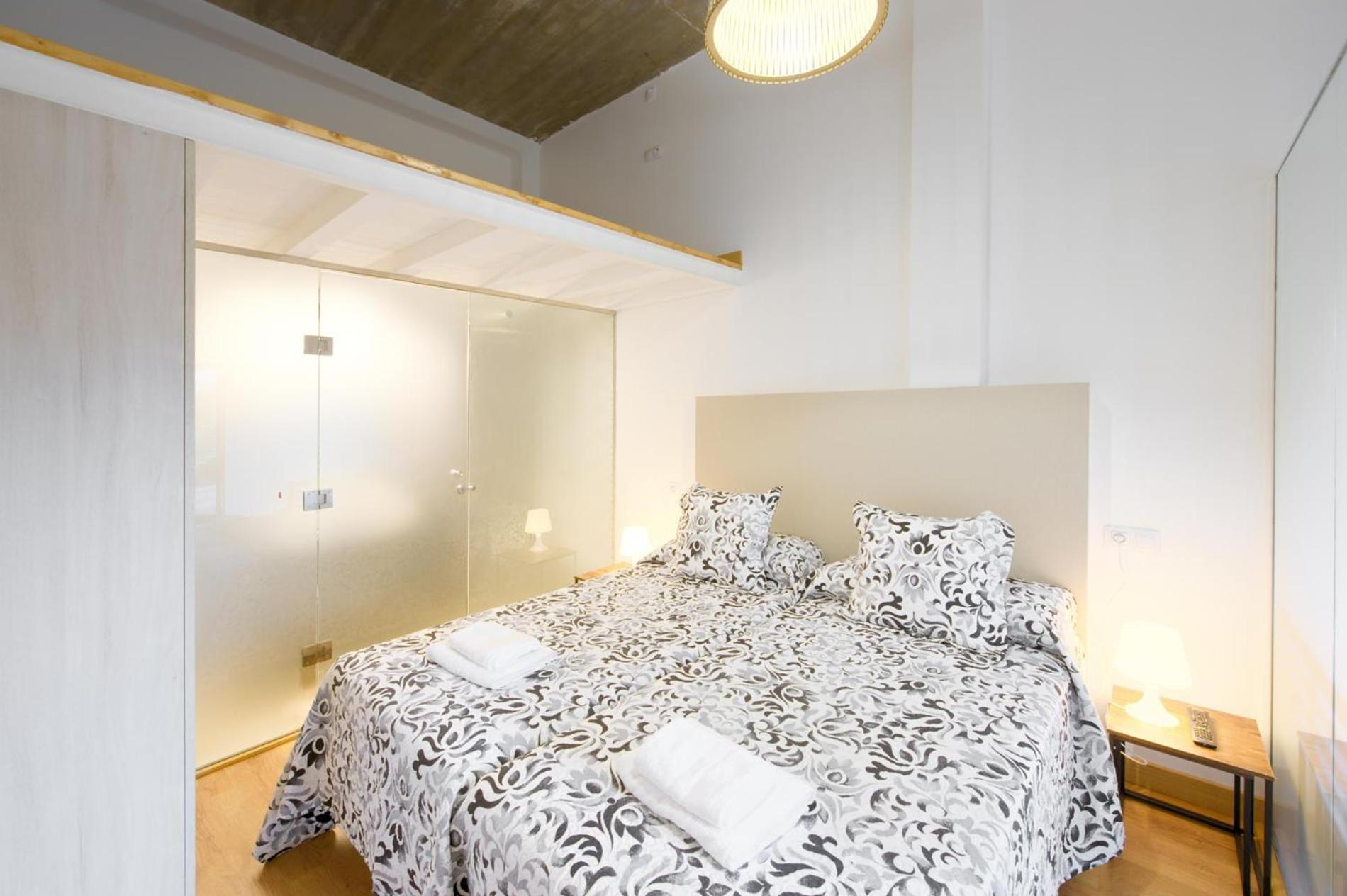 APARTAMENTOS LA LLONGAR view 4