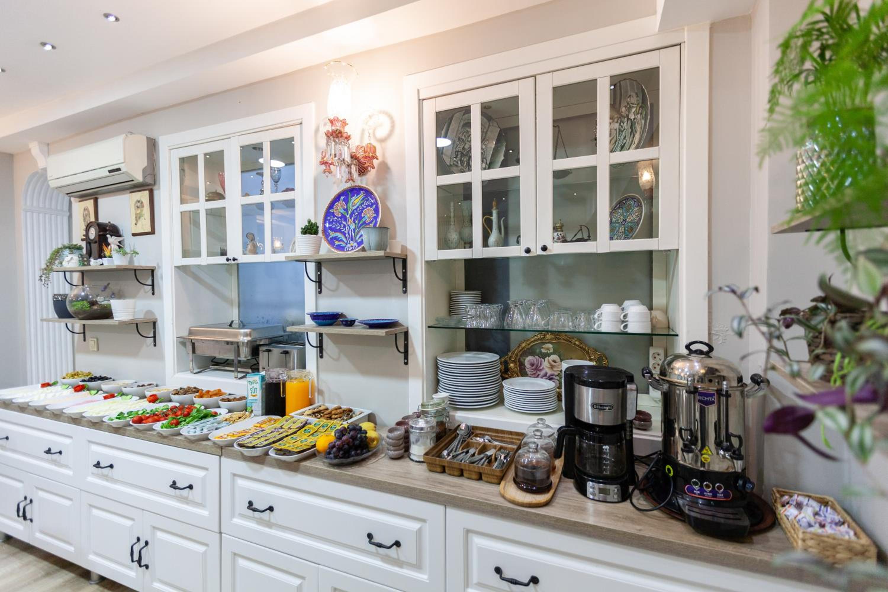 Romantic Hotel Istanbul - Image 10