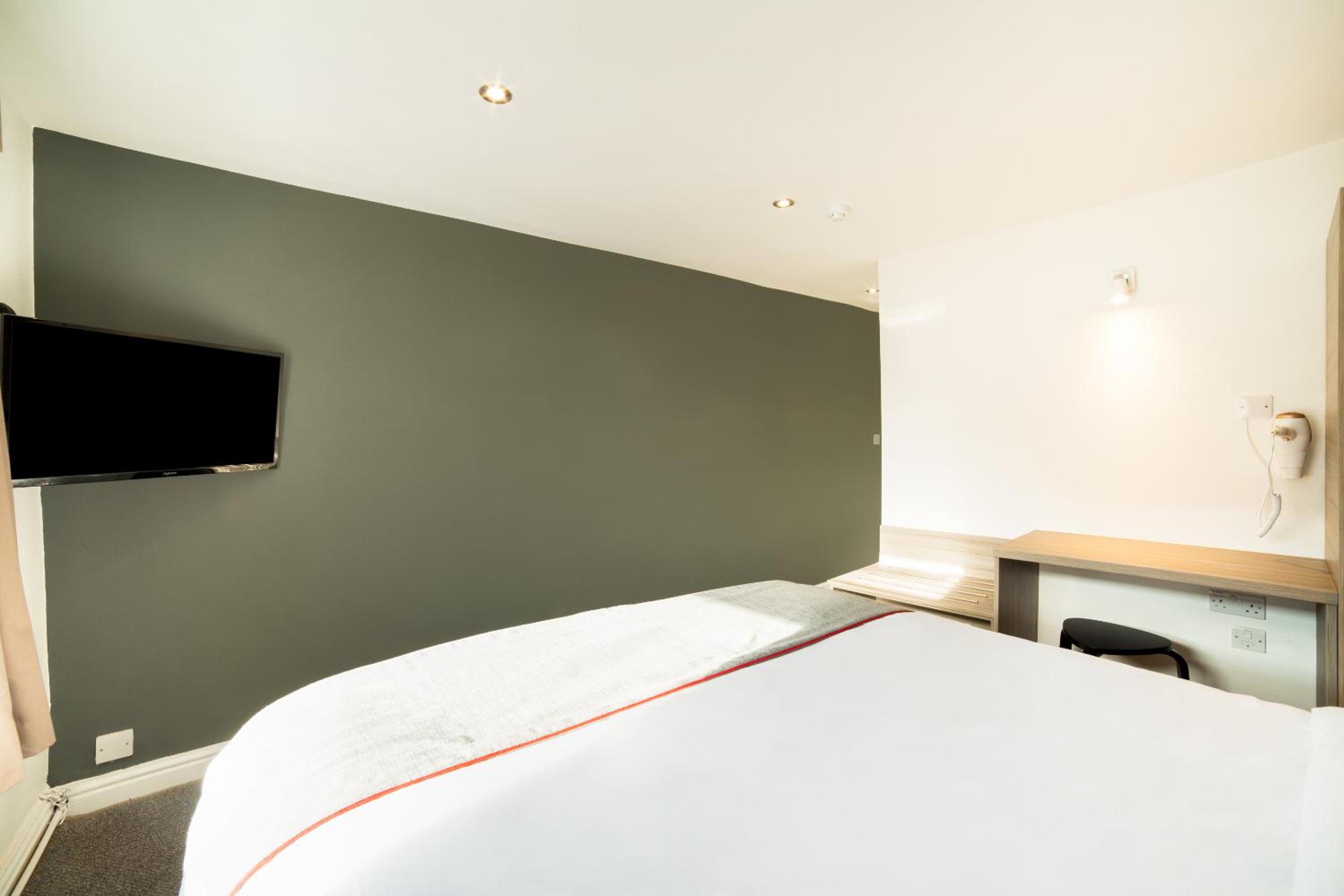 Wolverhampton Vacations - The Connaught Hotel Wolverhampton - Property Image 11