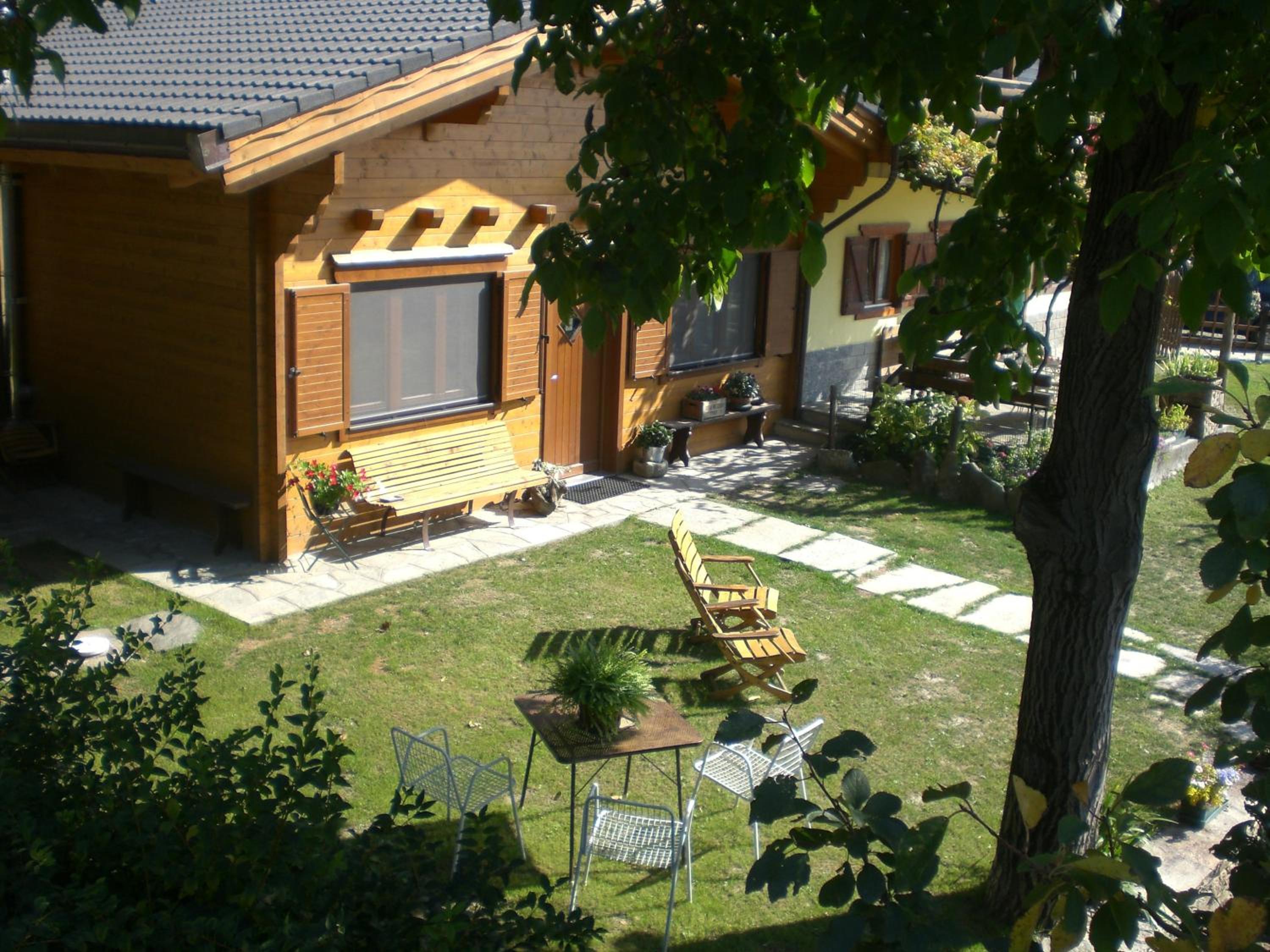 Photo 10