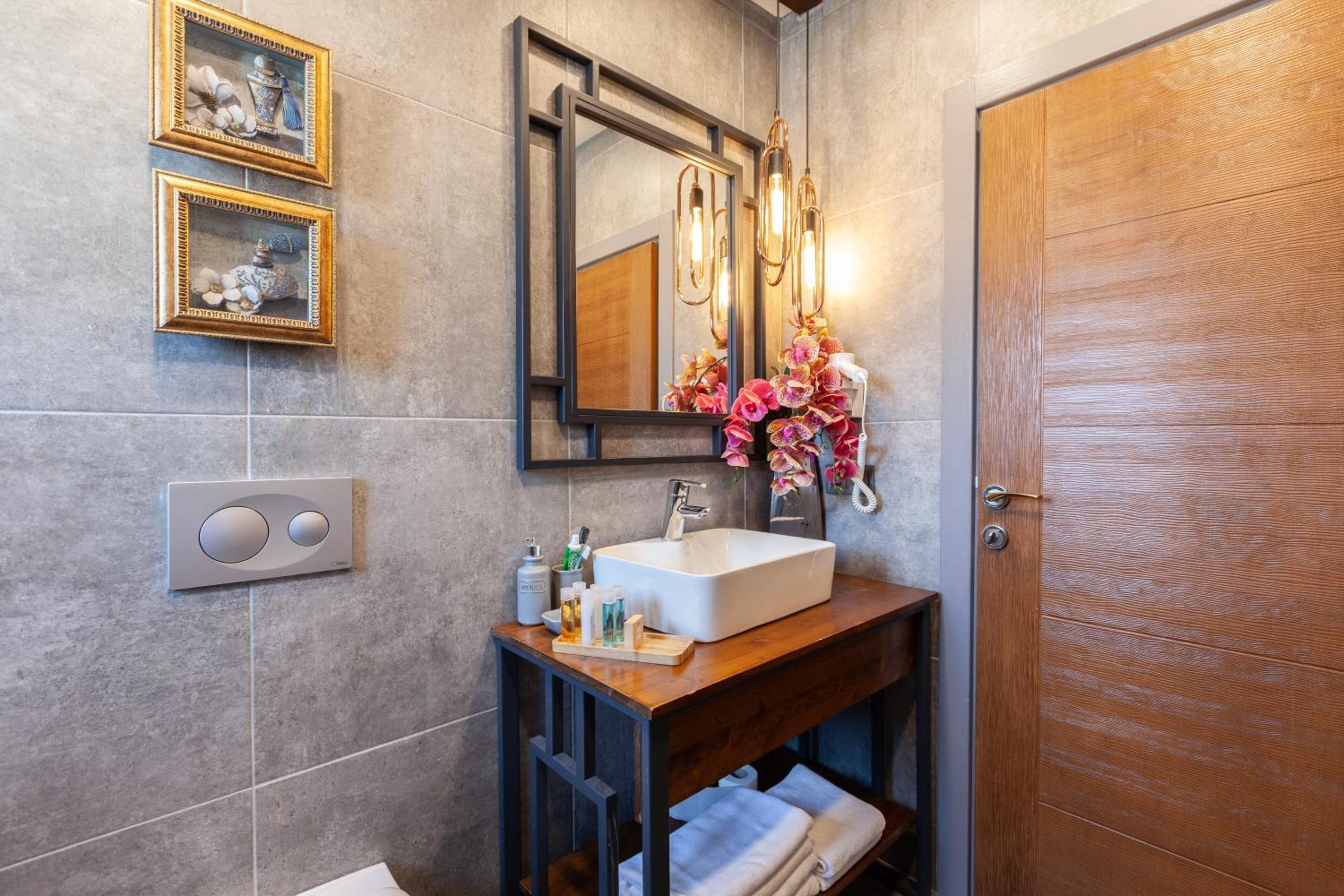 Romantic Hotel Istanbul - Image 61