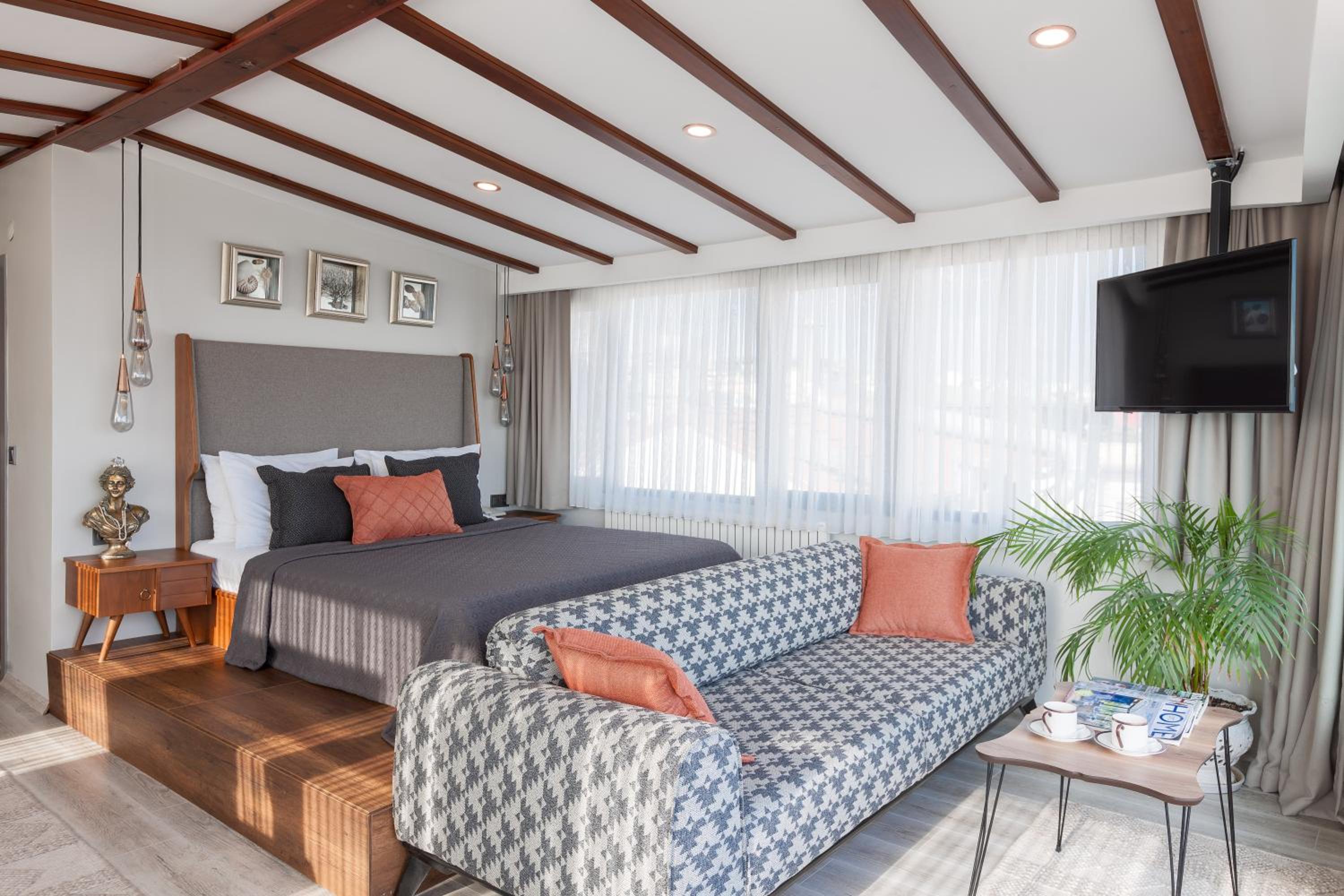 Romantic Hotel Istanbul - Image 14