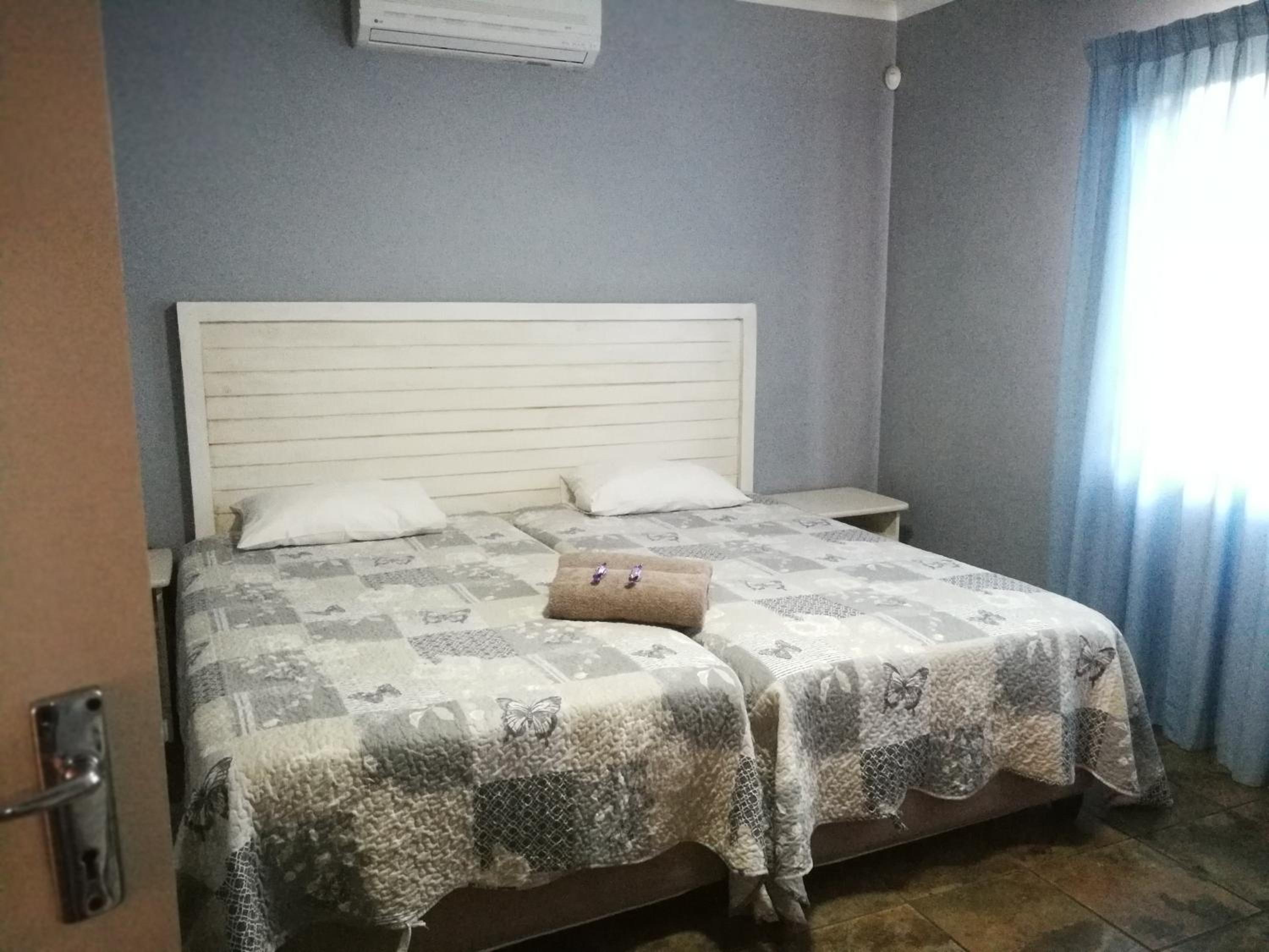 Umsinsi Cottage view 4