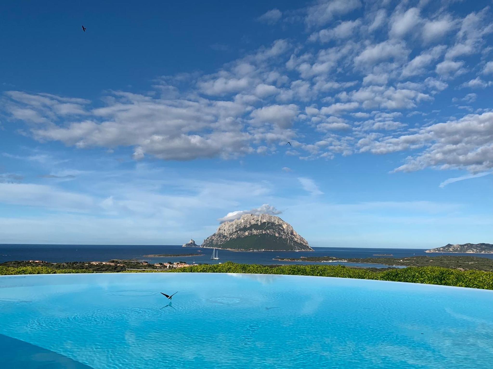 VillaLuxx view 4
