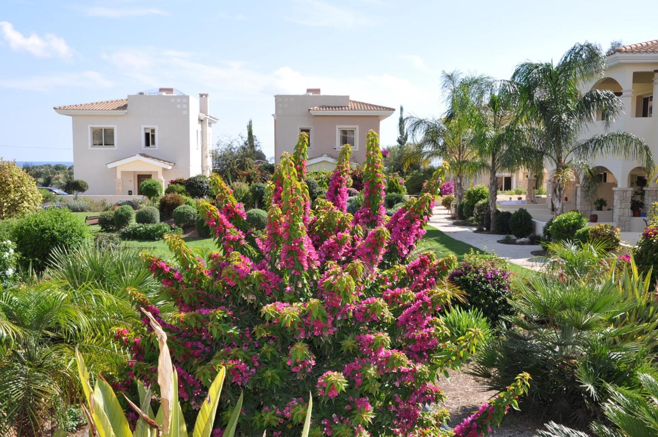 Hotel 2 Bed, 2 Bath Apartment In Mandria