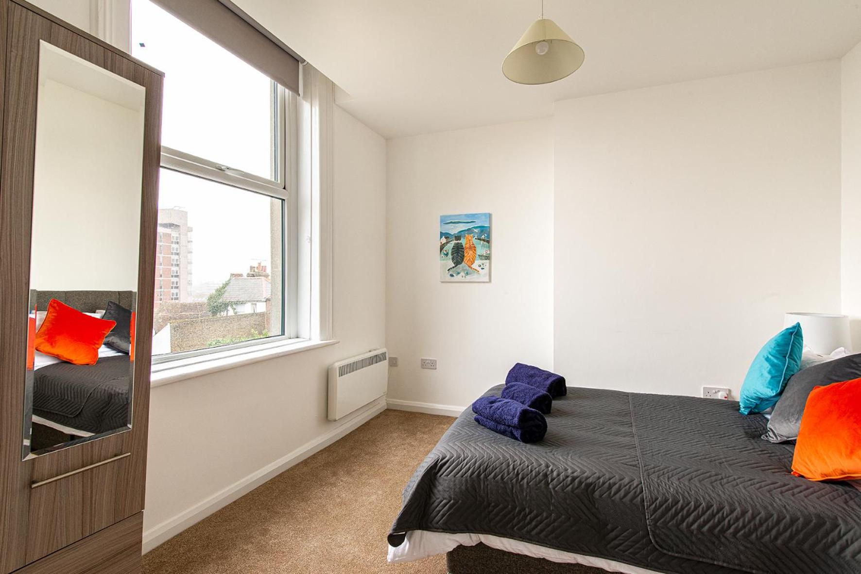 Riverside Luxury Apartment view 3