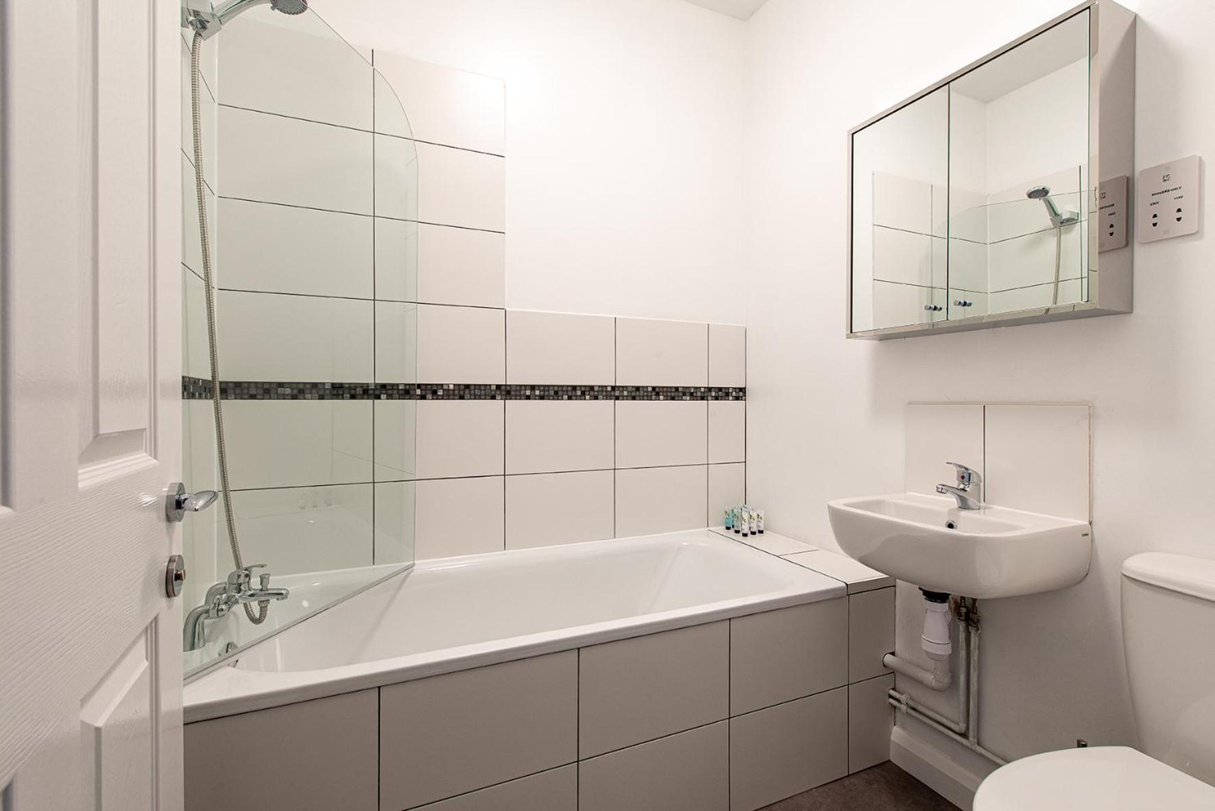 Riverside Luxury Apartment view 4