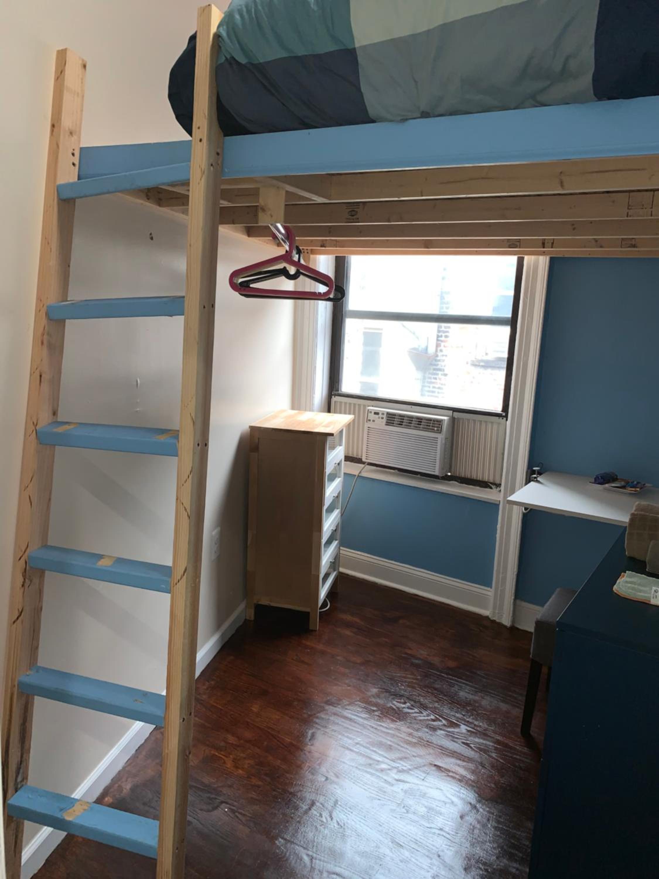 private room in a shared apartment 15 minutes to times square!