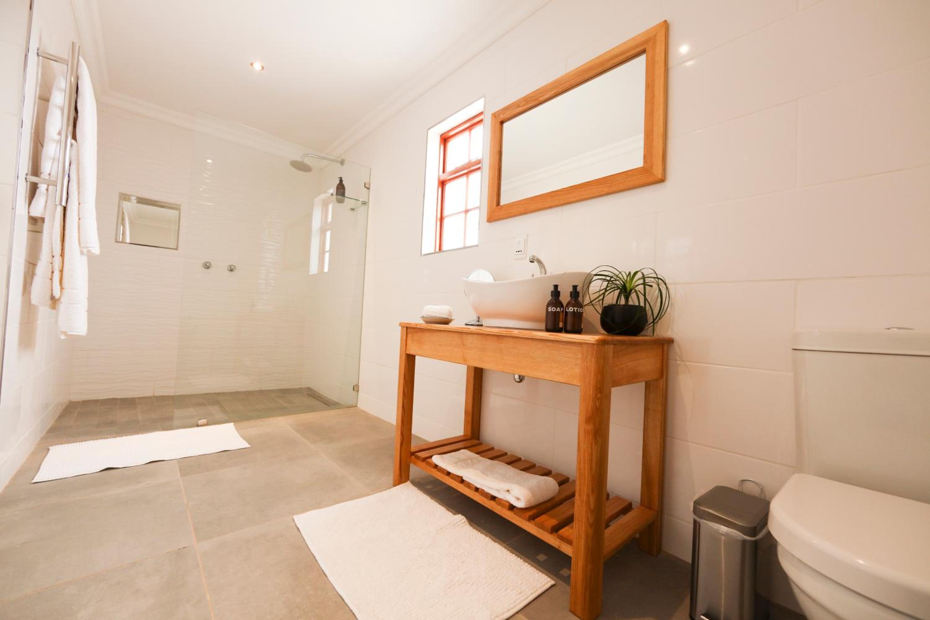 Royal Karoo Safari Lodge