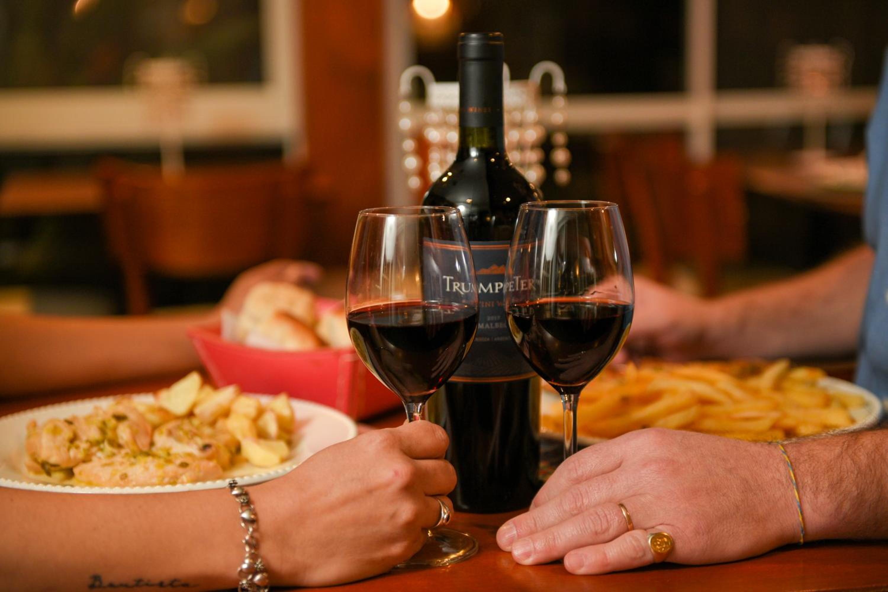 Bernie's Bed & Breakfast , A 3 KILOMETROS DEL AEROP EZEIZA, VAN ,IN-OUT, FREE EZEIZA AIRPORT