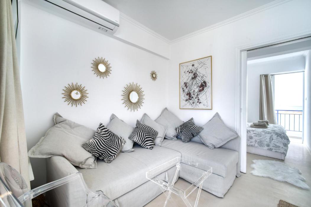 The Mirror Apartment with Large Sunny Balcony photo 3
