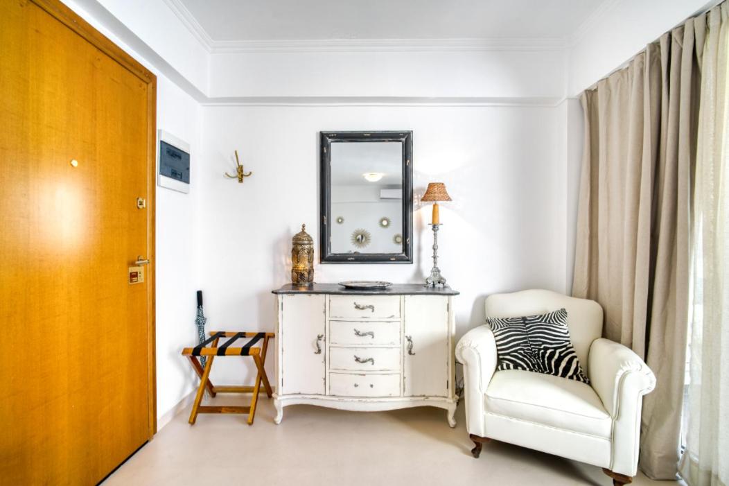 The Mirror Apartment with Large Sunny Balcony photo 5