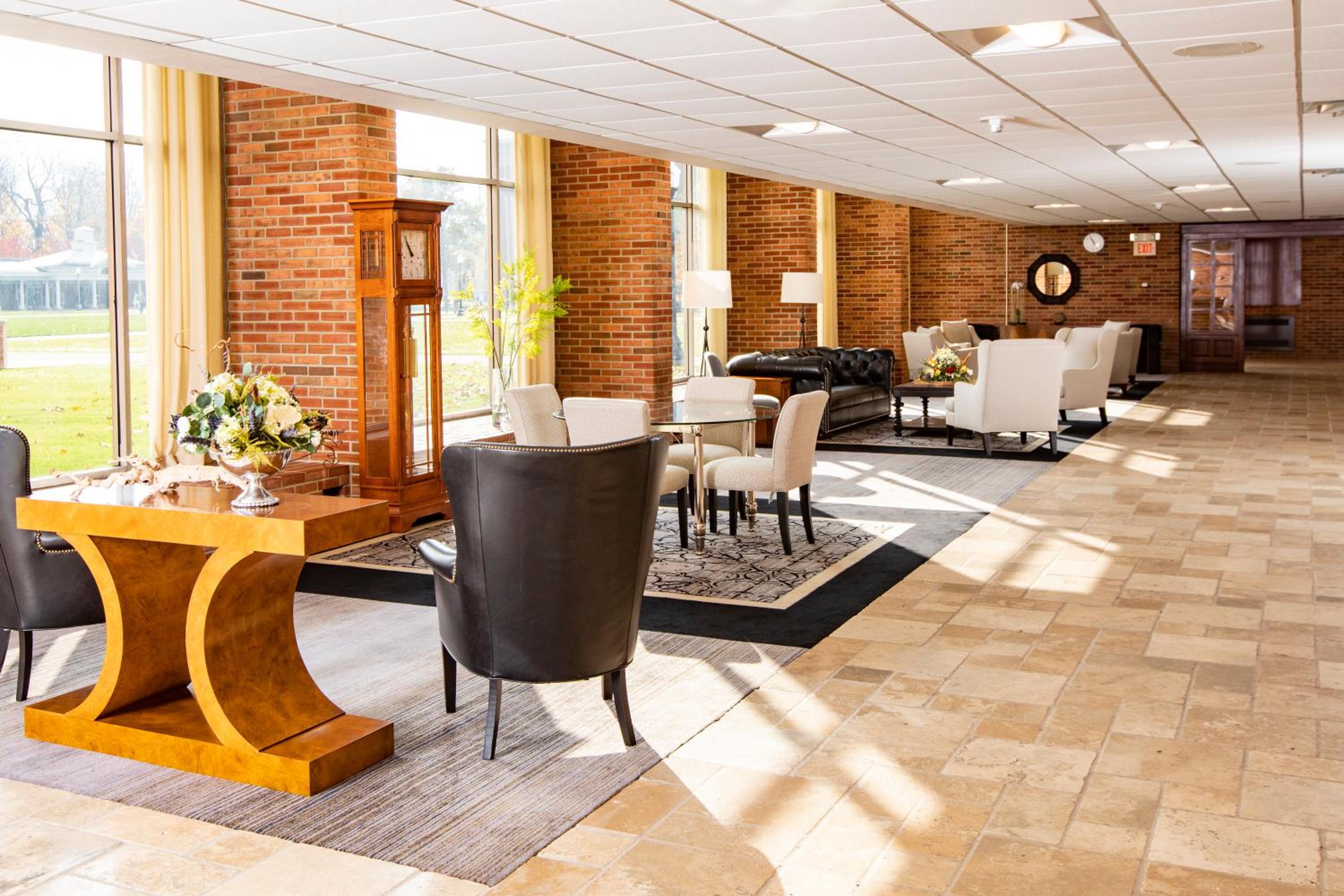 Hillsdale College Dow Hotel and Conference Center - Property Image 11